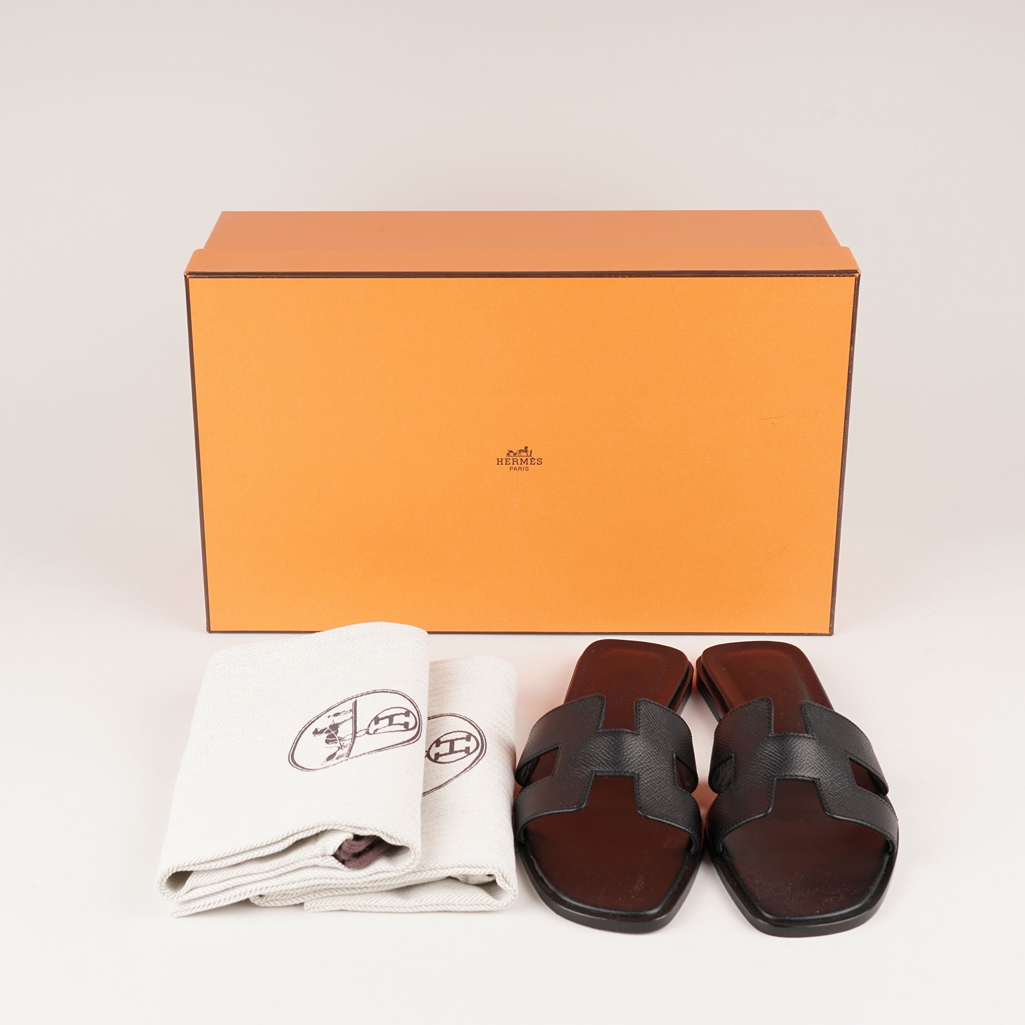 Oran Sandals 38 - HERMÈS - Affordable Luxury image