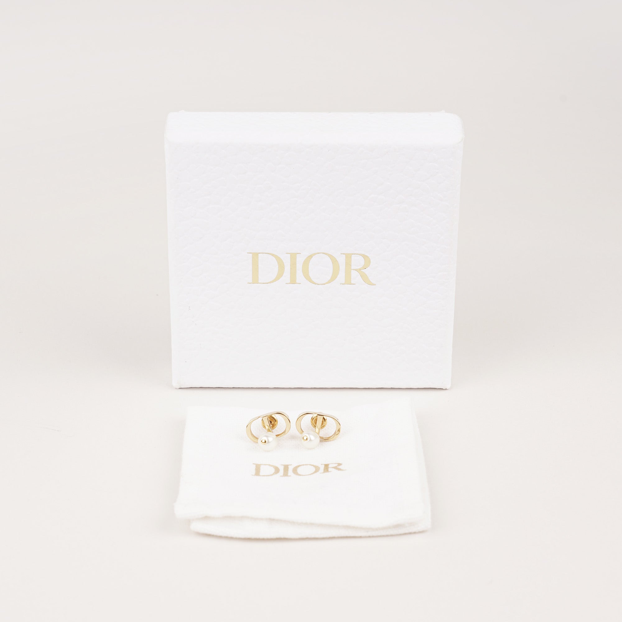 Pearl Gold Earrings - CHRISTIAN DIOR - Affordable Luxury image