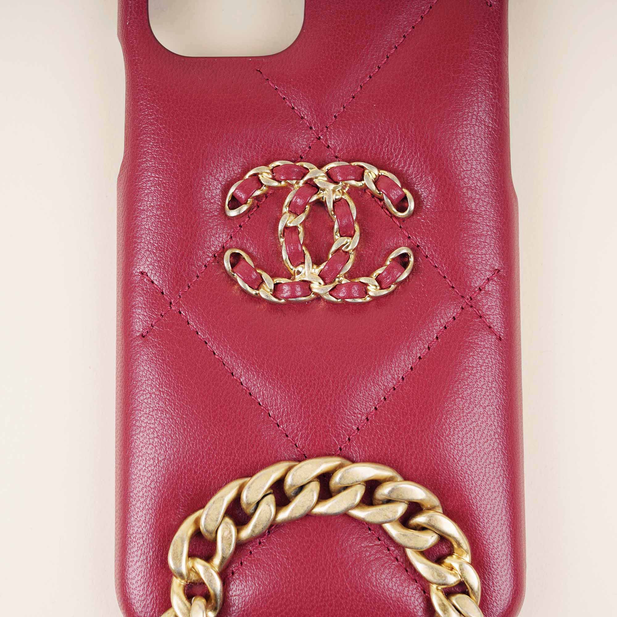 Phone Holder - CHANEL - Affordable Luxury image