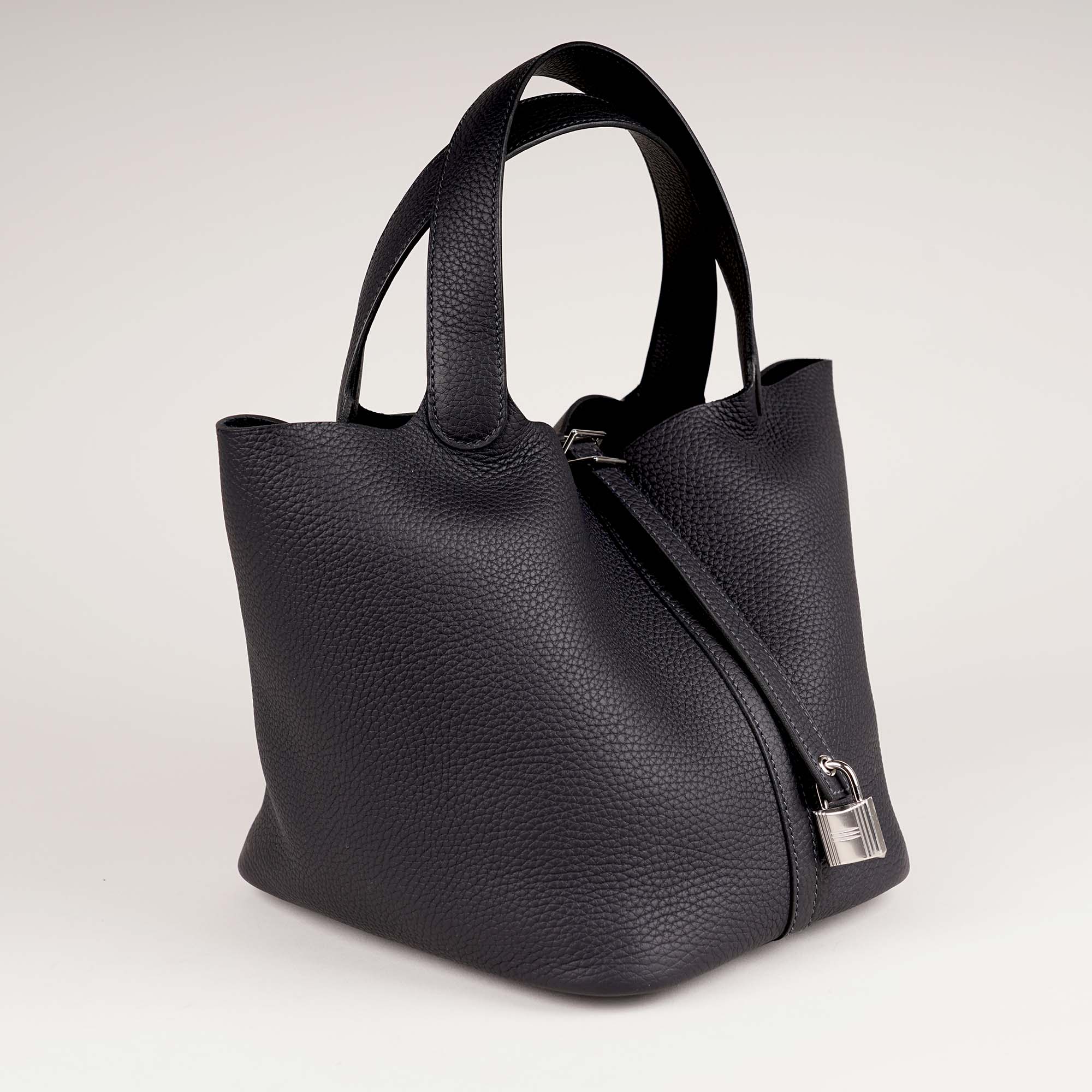 Picotin 22 Top Handle 2025 - HERMÈS - Affordable Luxury image