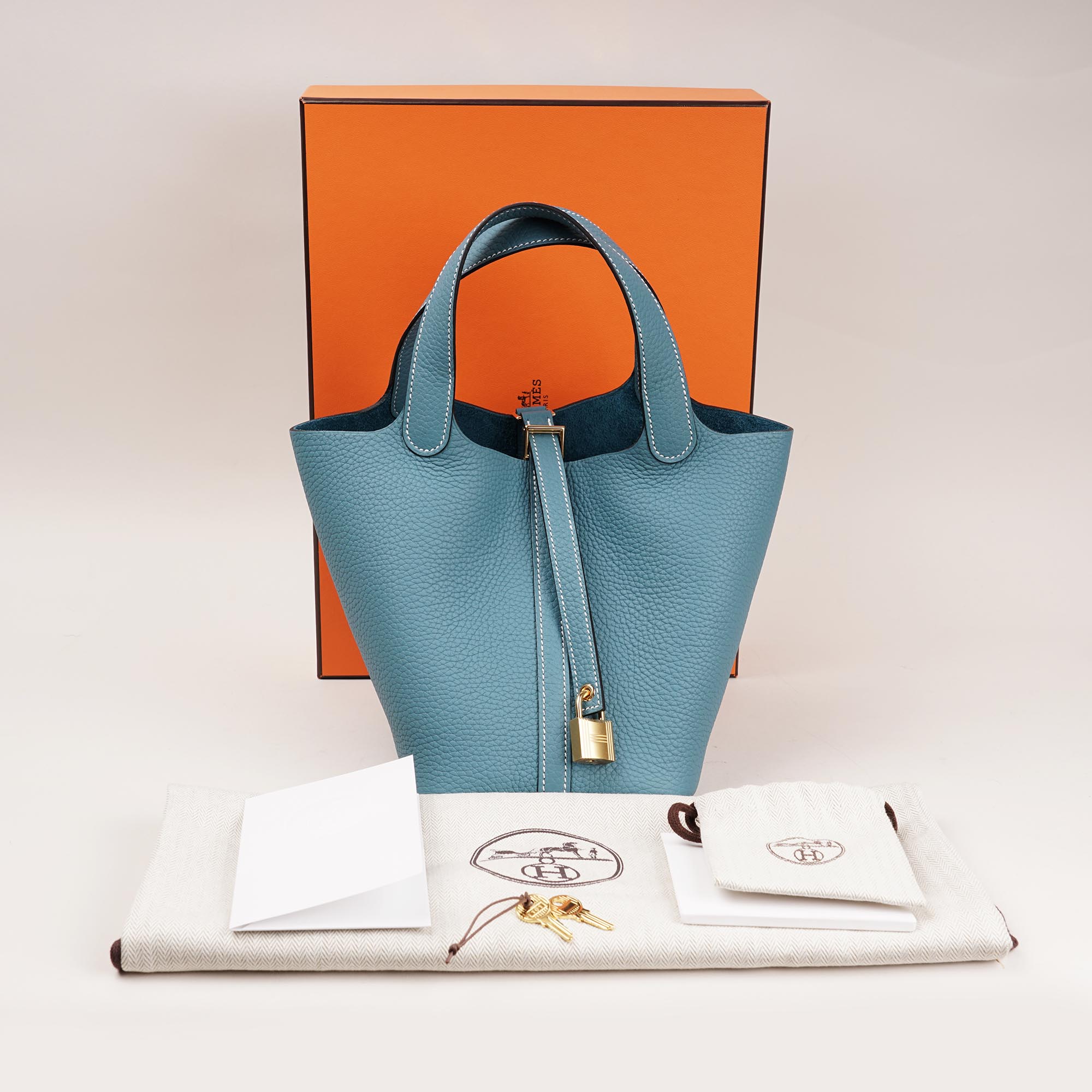 Picotin Lock 18 Handbag 2025 - HERMÈS - Affordable Luxury image
