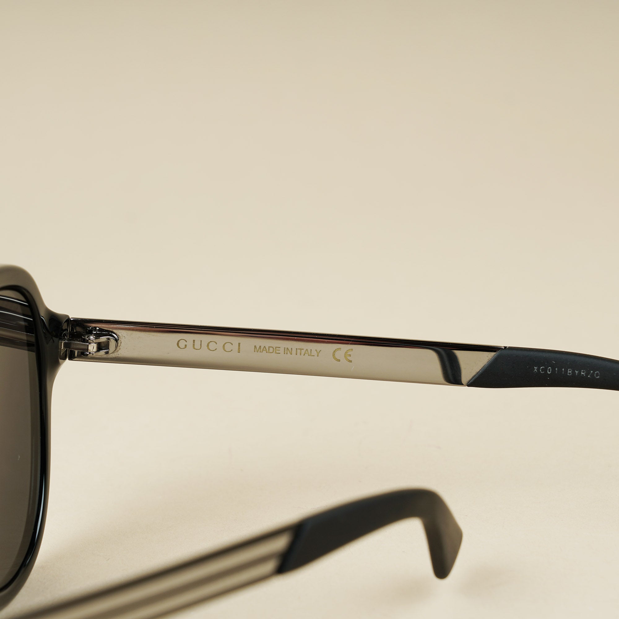 Pilot Sunglasses - GUCCI - Affordable Luxury image