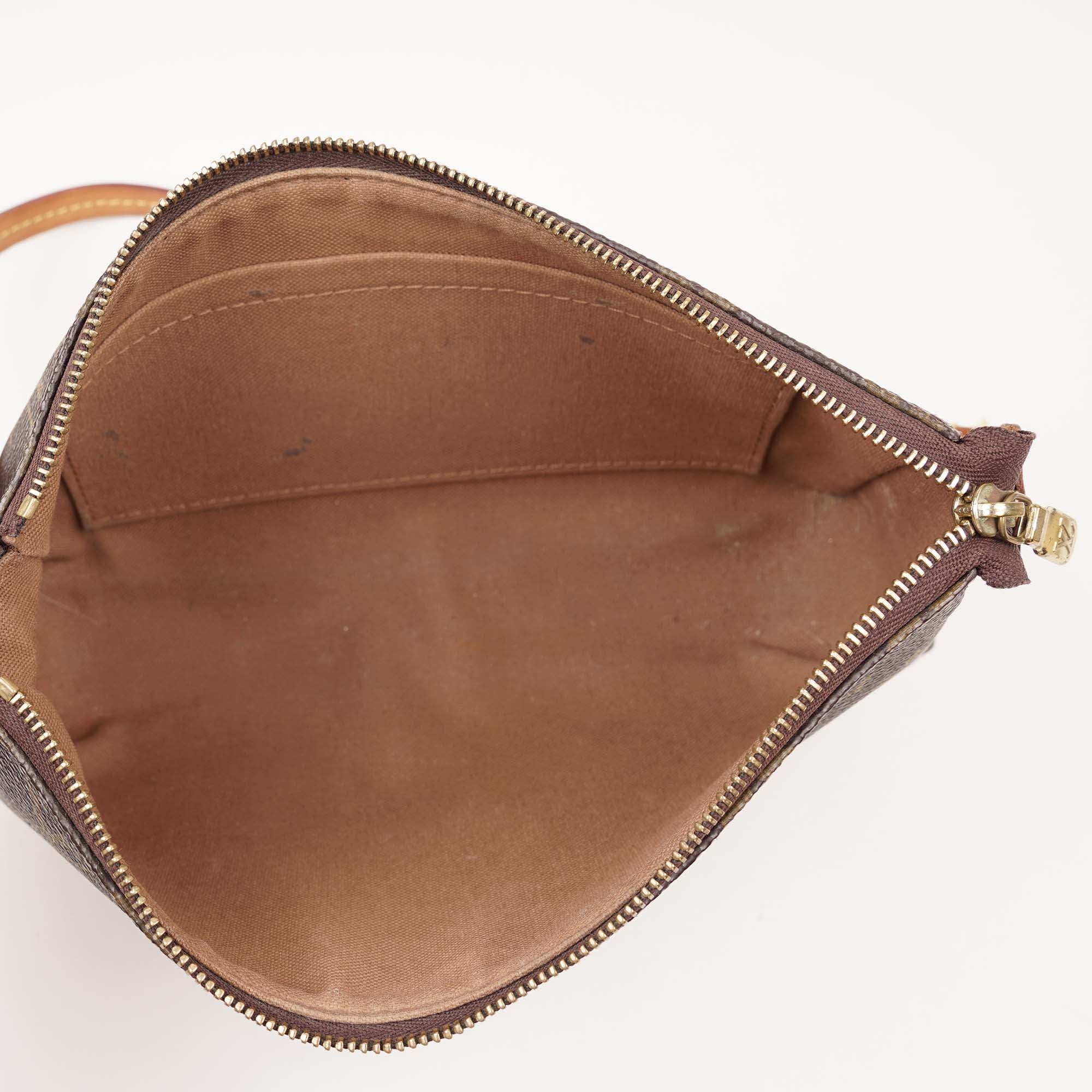 Pochette Accessoires Monogram Canvas - LOUIS VUITTON - Affordable Luxury image