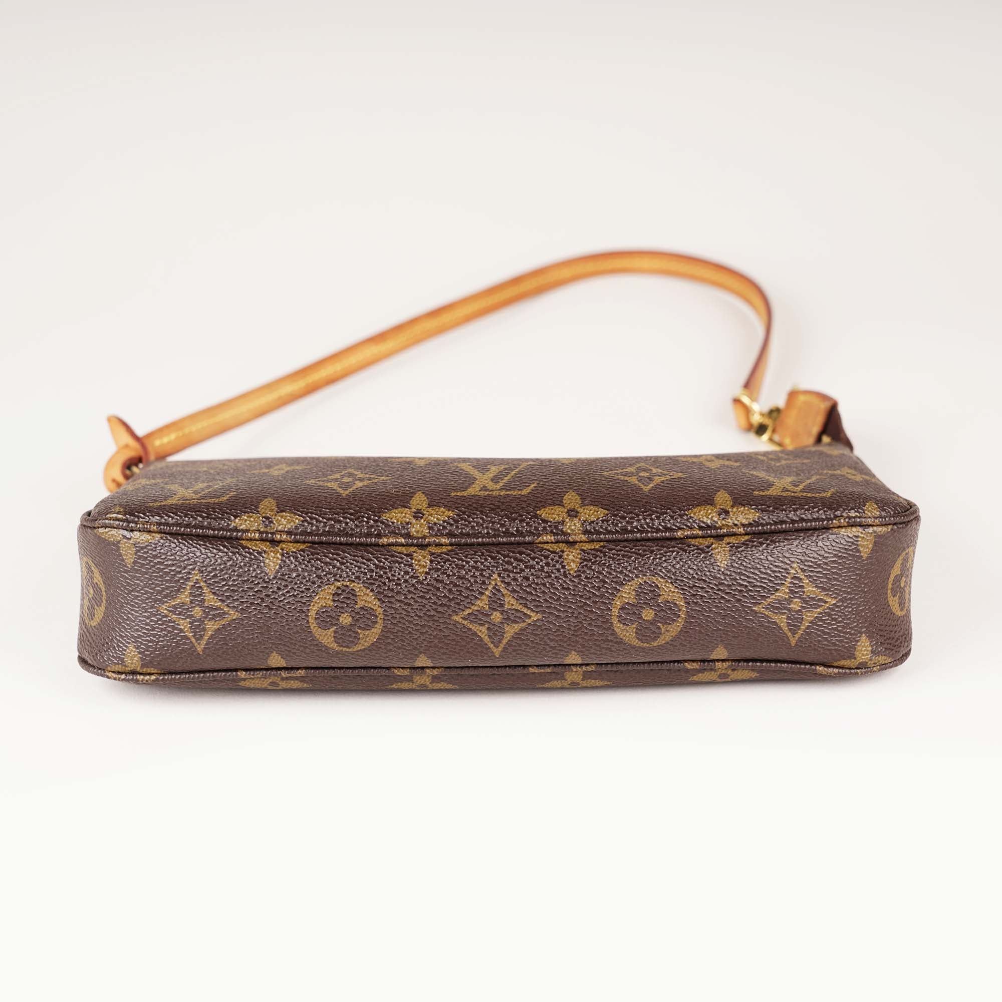 Pochette Accessoires Monogram Canvas - LOUIS VUITTON - Affordable Luxury image