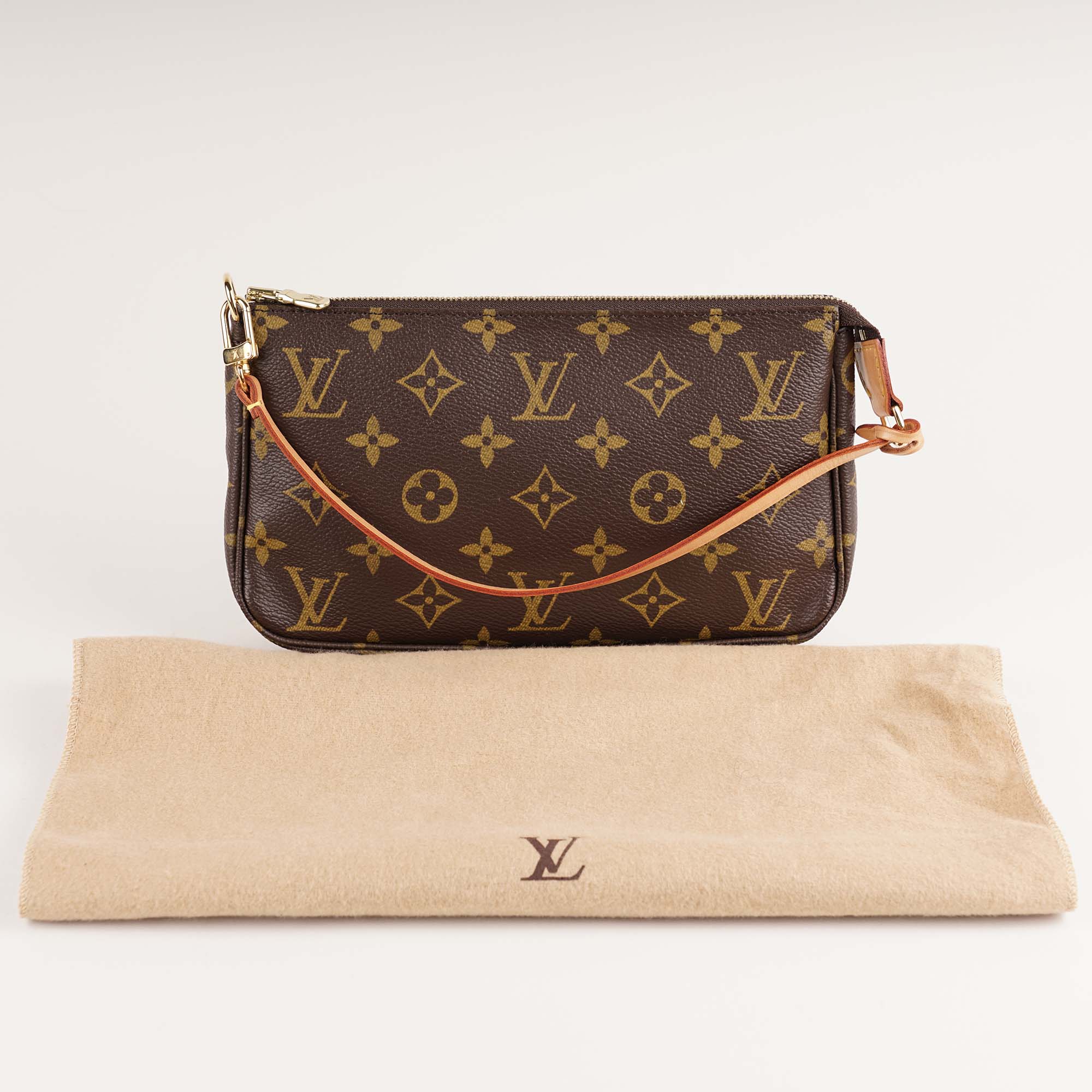Pochette Accessoires NM - LOUIS VUITTON - Affordable Luxury image
