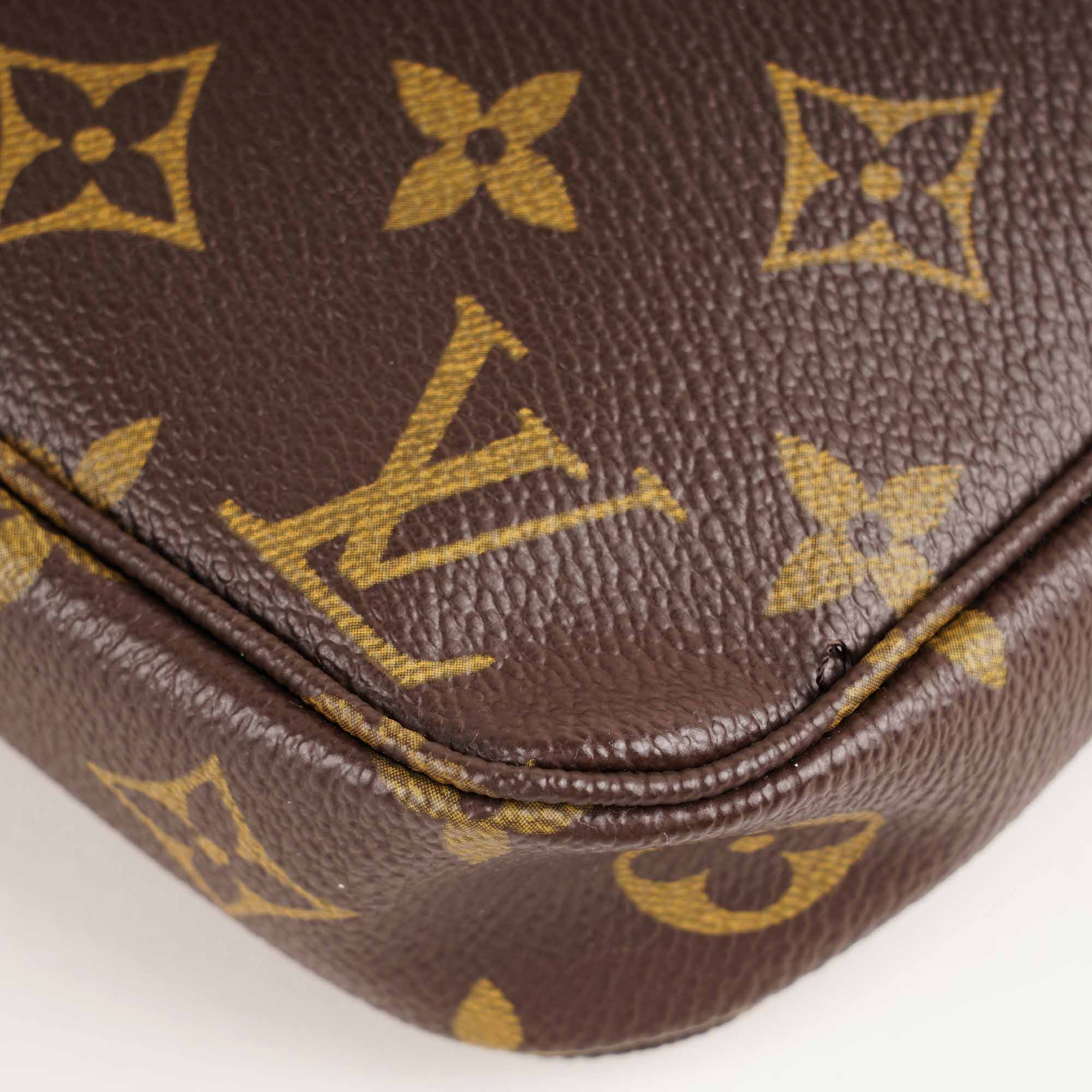 Pochette Accessoires NM - LOUIS VUITTON - Affordable Luxury image