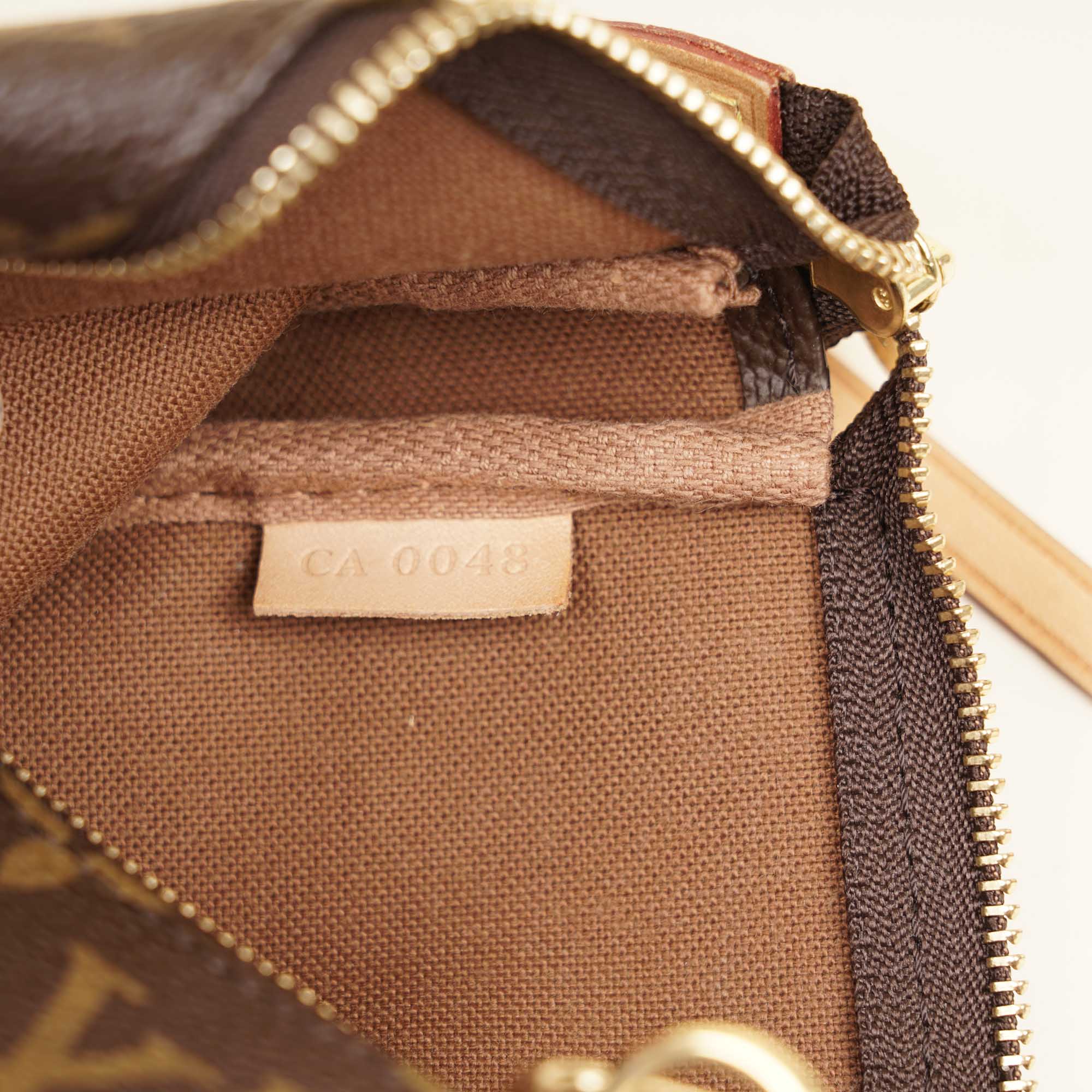 Pochette Accessories - LOUIS VUITTON - Affordable Luxury image