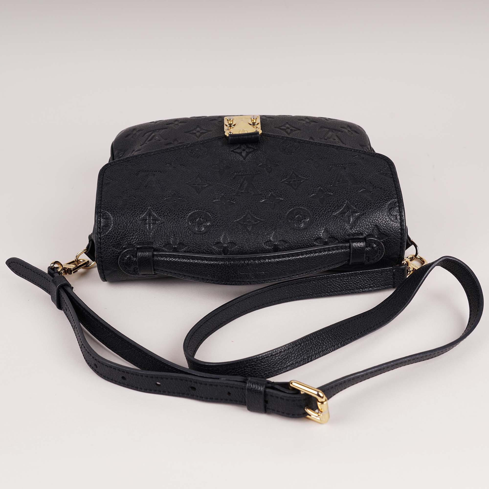 Pochette Métis - LOUIS VUITTON - Affordable Luxury image