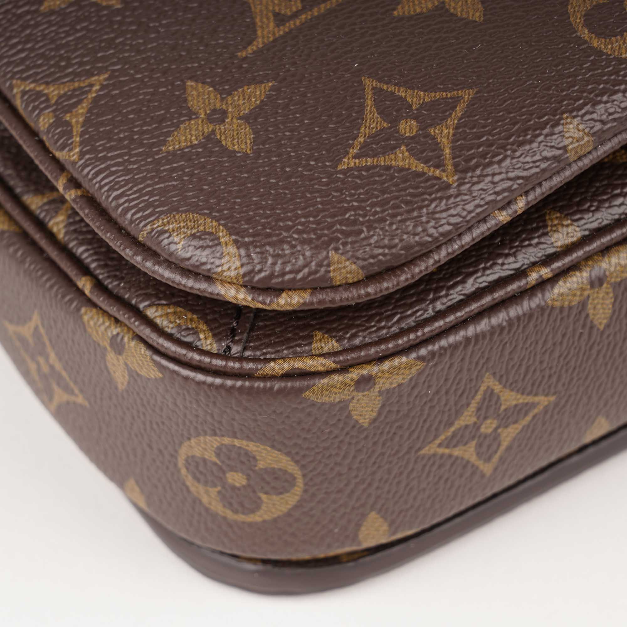 Pochette Metis Bag - LOUIS VUITTON - Affordable Luxury image