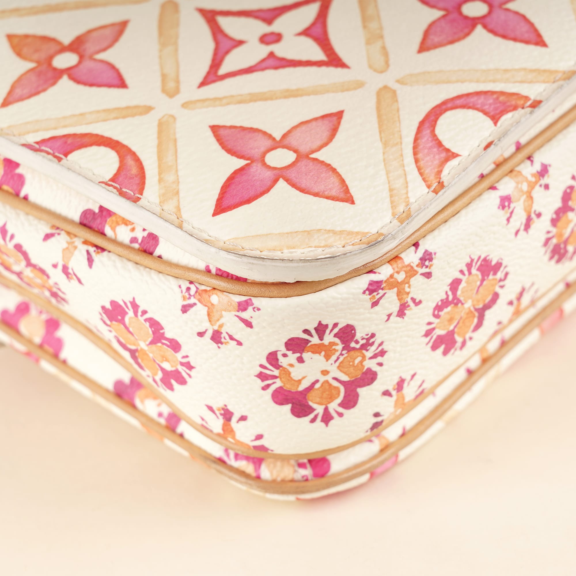 Pochette Metis By The Pool Bag - LOUIS VUITTON - Affordable Luxury image