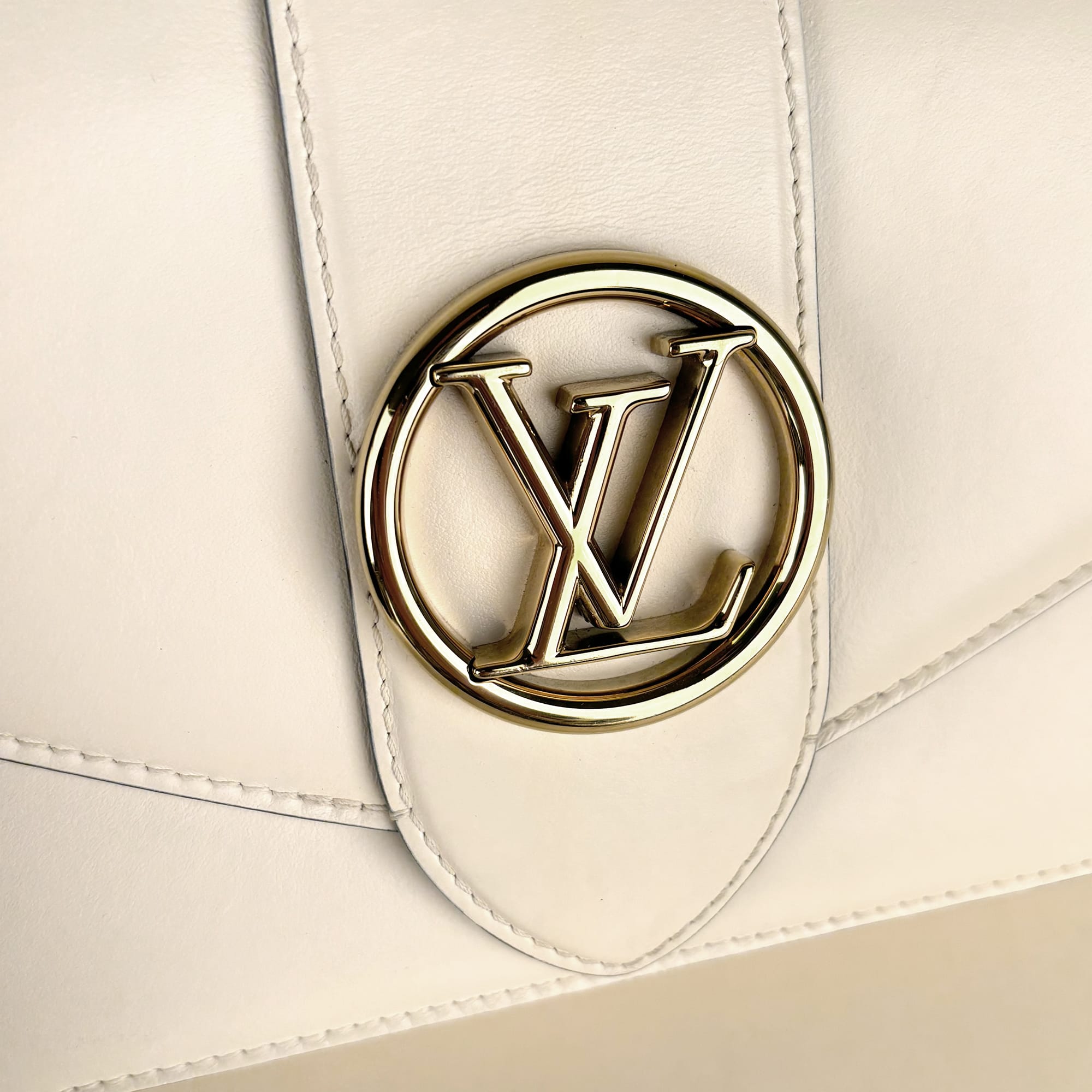 Pont 9 Shoulder Bag - LOUIS VUITTON - Affordable Luxury image