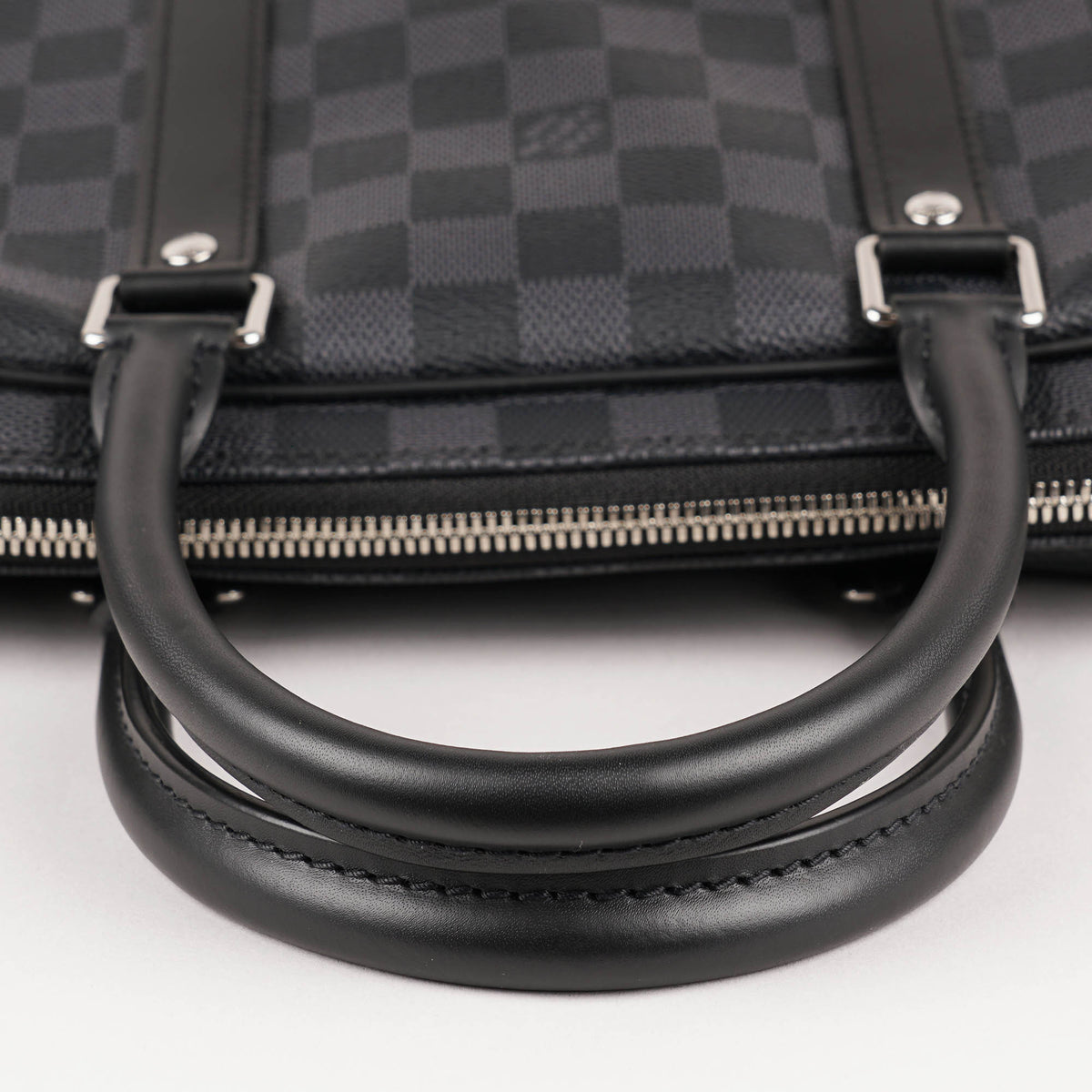 Porte-Documents Jour Briefcase 2022 - LOUIS VUITTON - Affordable Luxury image