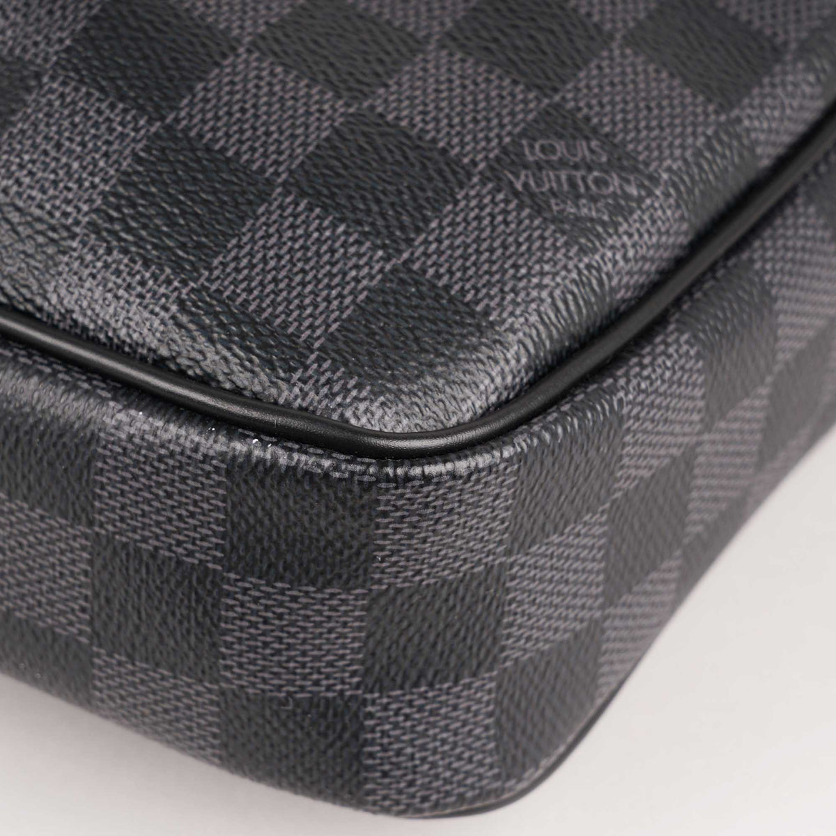 Porte-Documents Jour Briefcase 2022 - LOUIS VUITTON - Affordable Luxury image