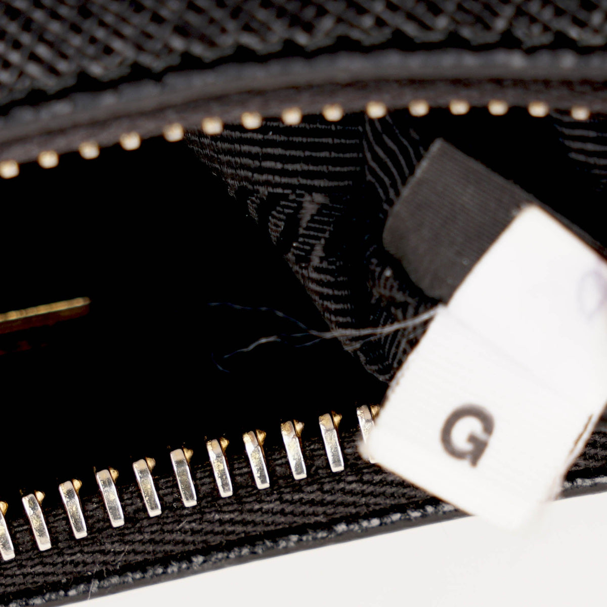 Re-Edition 2005 Bag - PRADA - Affordable Luxury image