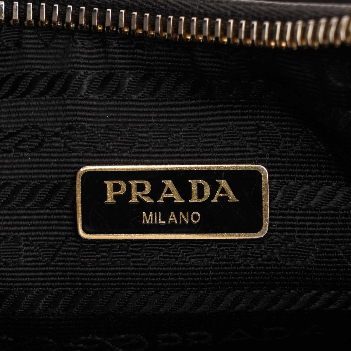 Re-Edition 2005 Bag - PRADA - Affordable Luxury image