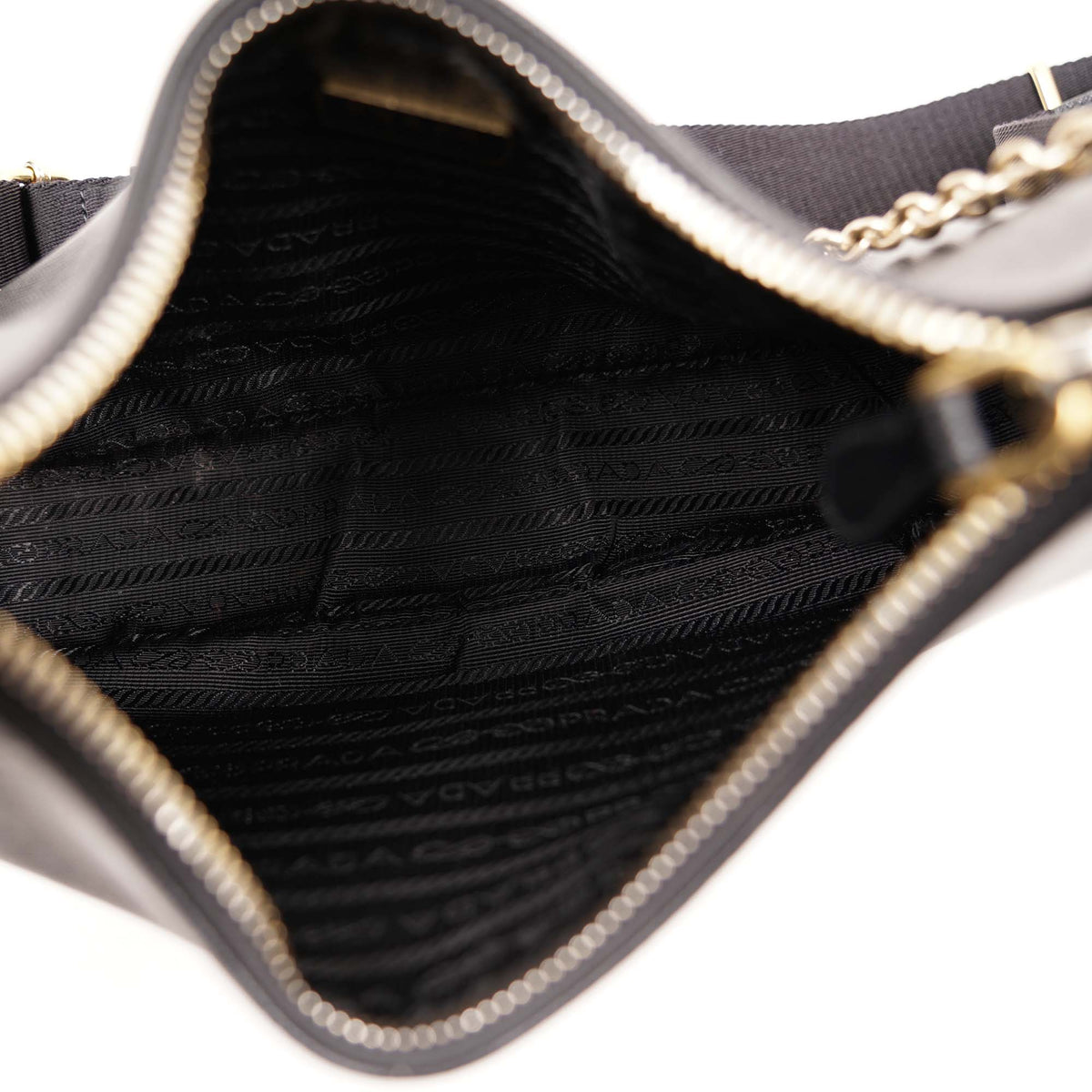 Re-Edition 2005 Bag - PRADA - Affordable Luxury image