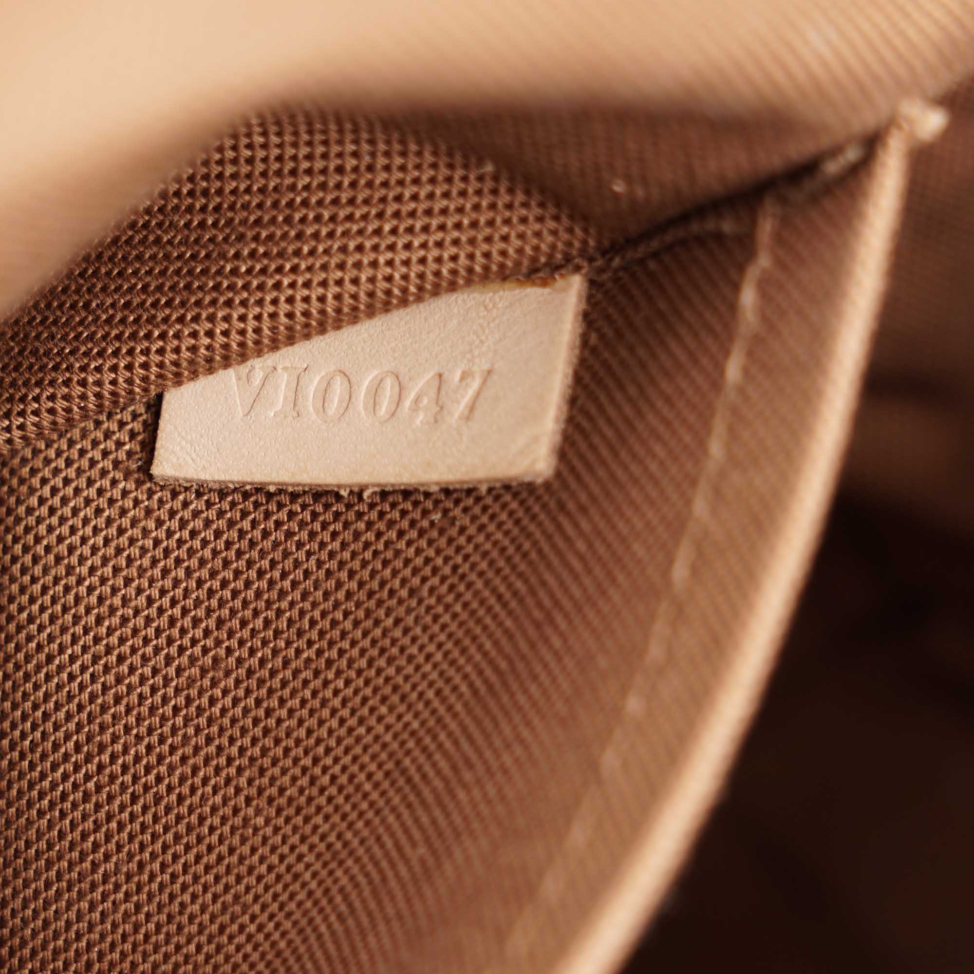 Riveting Shoulder Bag - LOUIS VUITTON - Affordable Luxury image