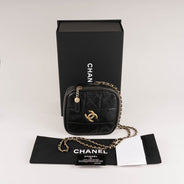 Sac Divers Camera Shoulder Bag 2021 - CHANEL - Affordable Luxury thumbnail image