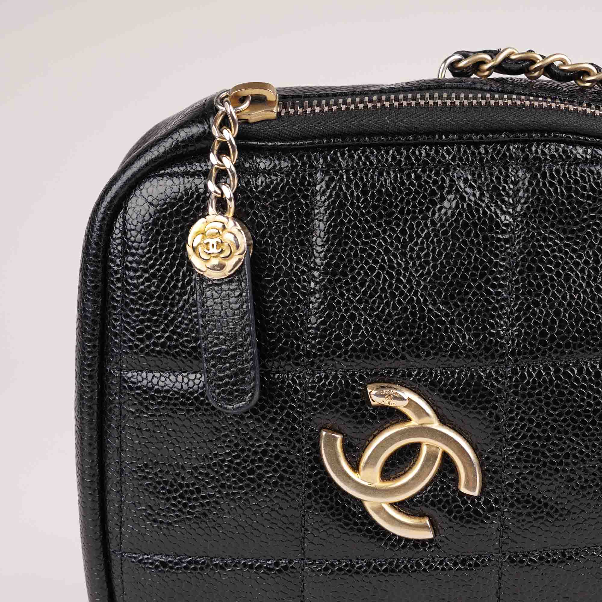 Sac Divers Camera Shoulder Bag 2021 - CHANEL - Affordable Luxury image