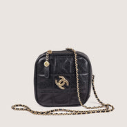 Sac Divers Camera Shoulder Bag 2021 - CHANEL - Affordable Luxury thumbnail image