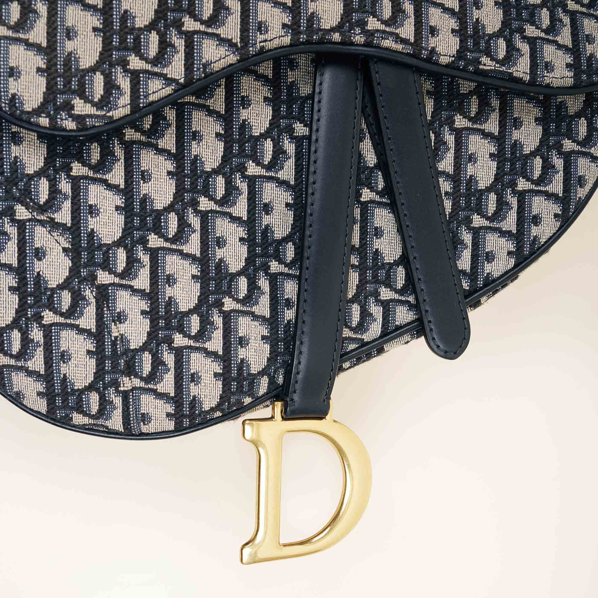 Saddle Bag w Strap - CHRISTIAN DIOR - Affordable Luxury image