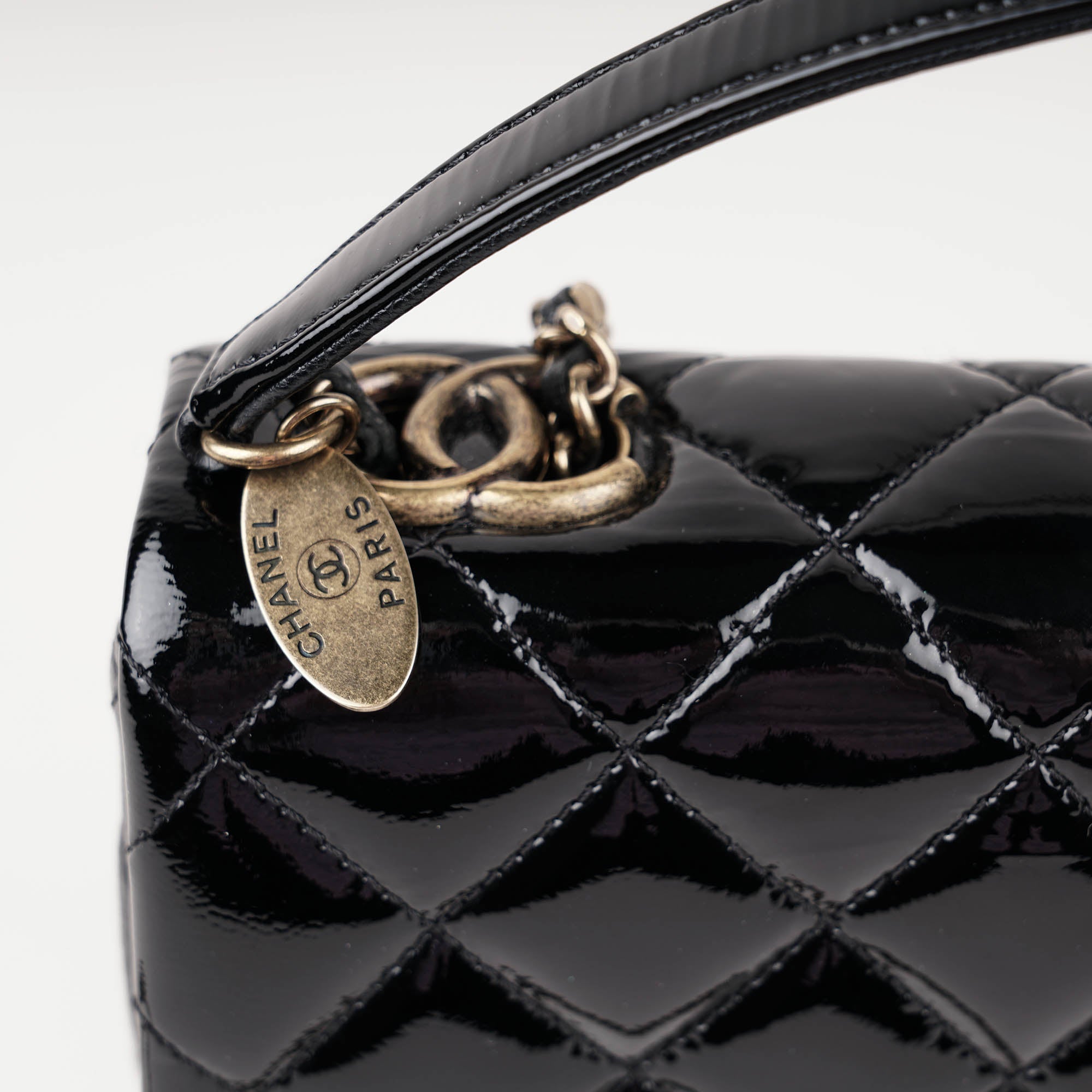 Single Flap Shoulder Bag - CHANEL - Affordable Luxury image