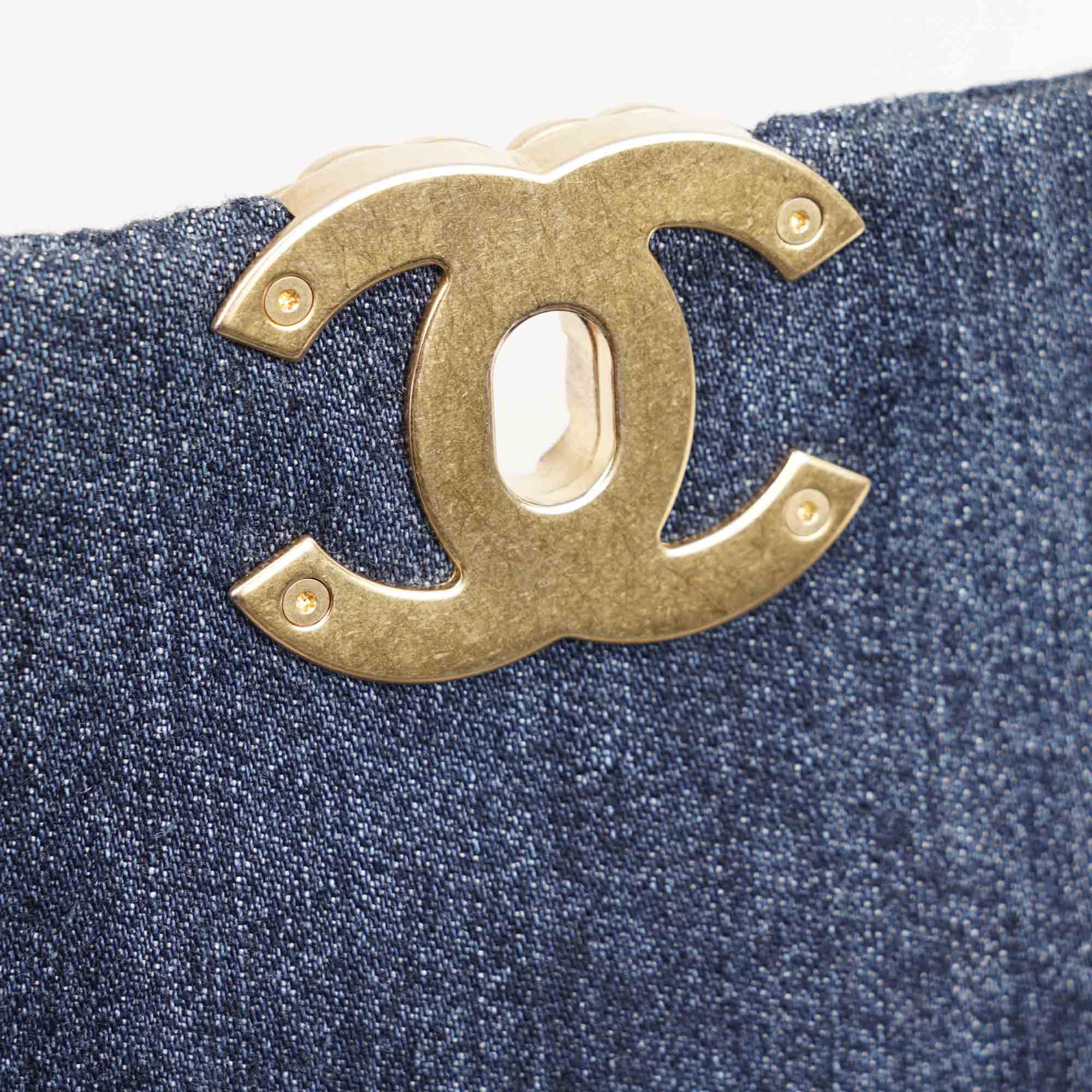 Small 19 Denim Flap - CHANEL - Affordable Luxury image