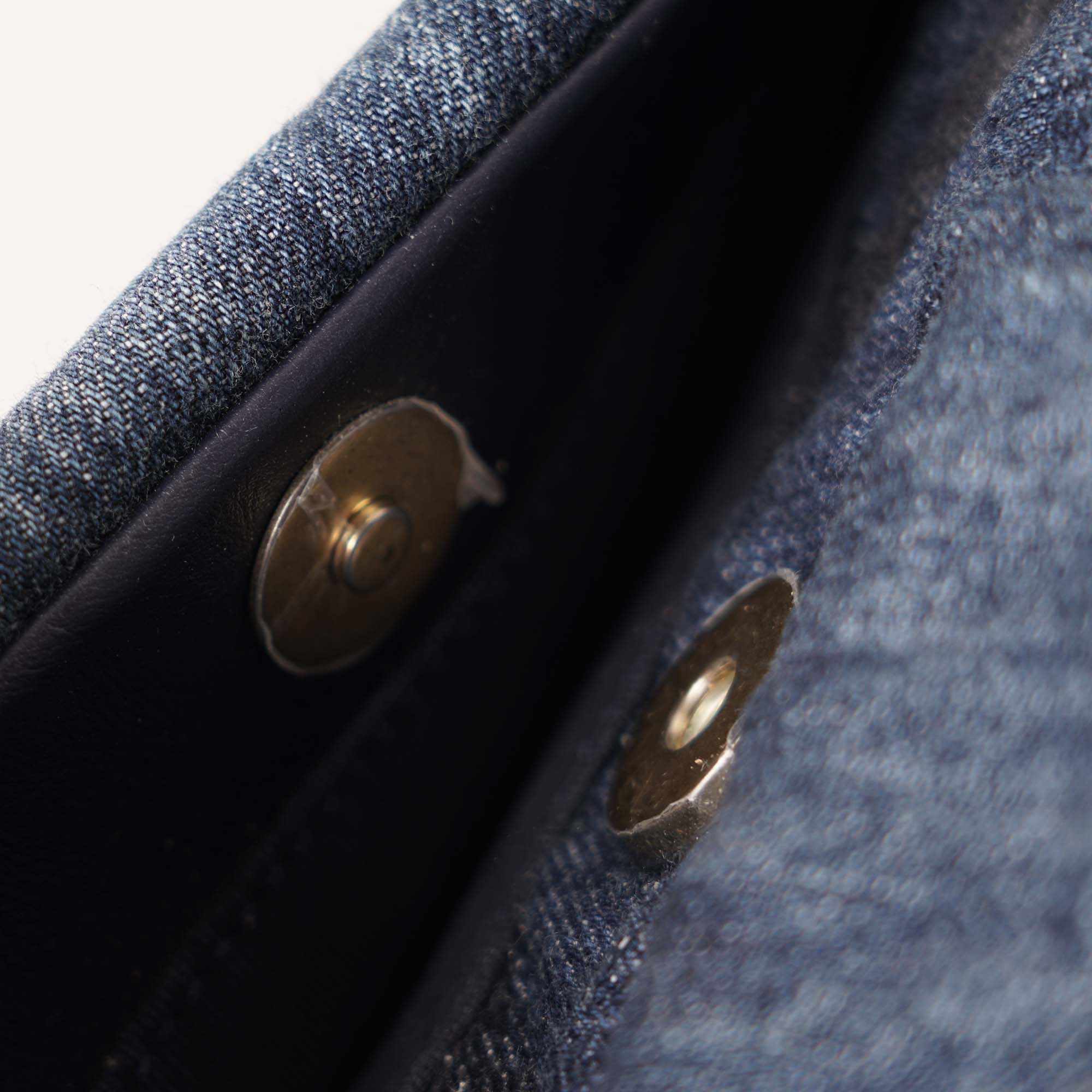 Small 19 Denim Flap - CHANEL - Affordable Luxury image