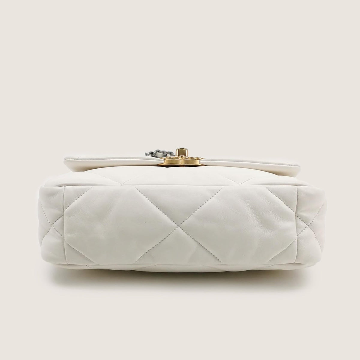 Small 19 Flap Bag - CHANEL - Affordable Luxury image