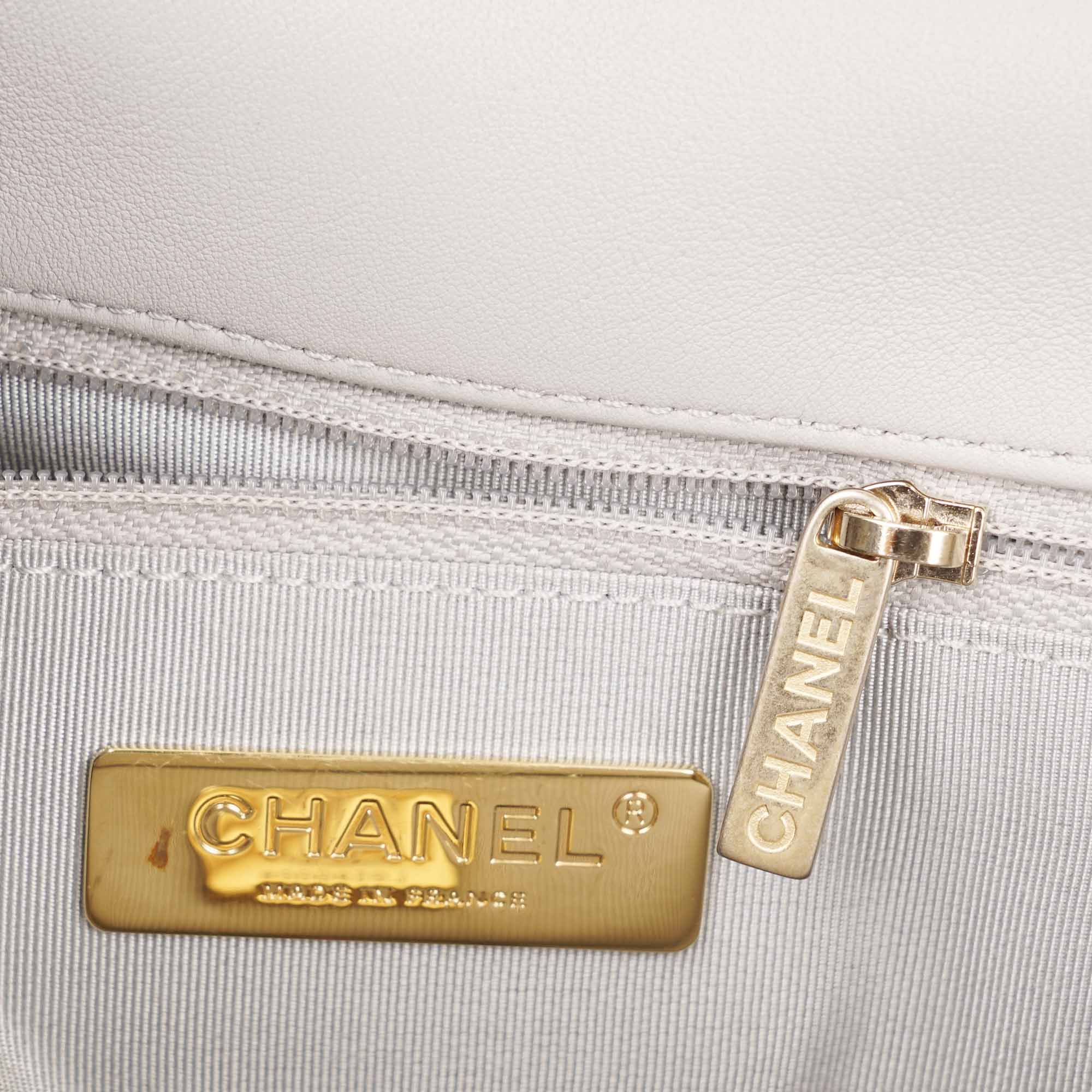 Small 19 Flap Bag - CHANEL - Affordable Luxury image