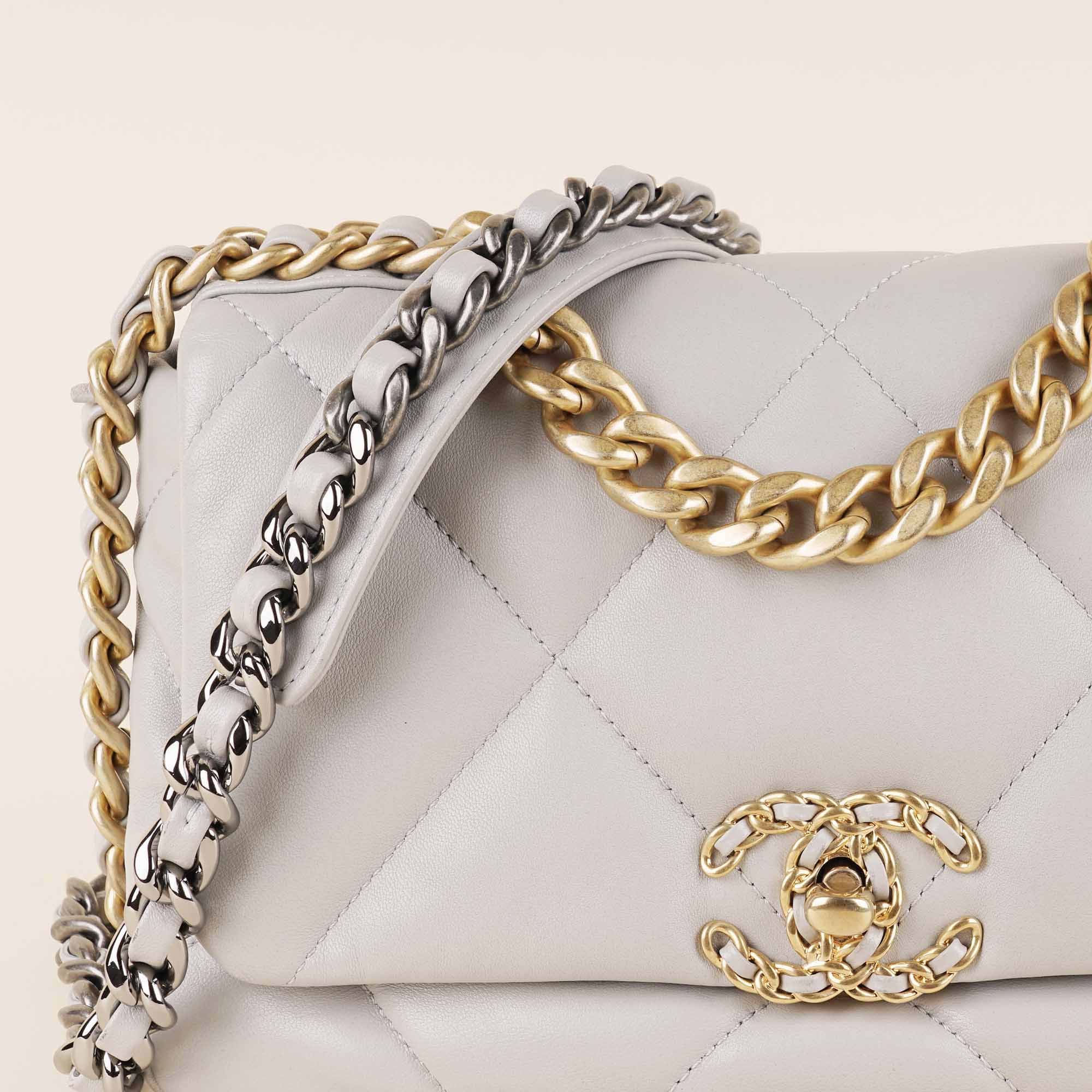 Small 19 Flap Bag - CHANEL - Affordable Luxury image