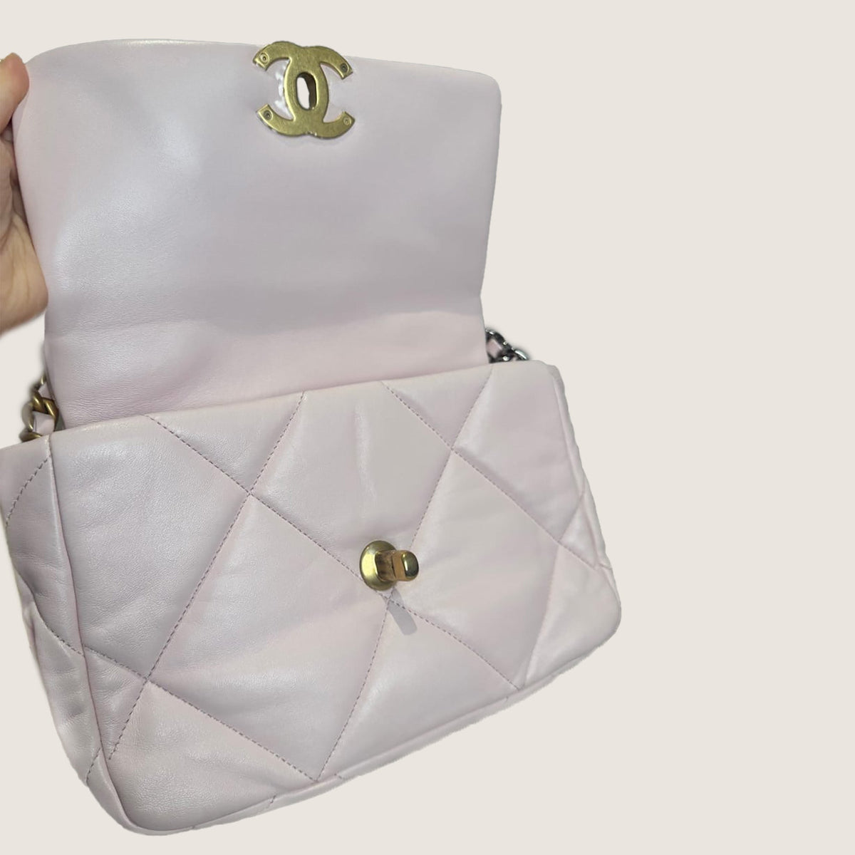 Small 19 Flap Bag - CHANEL - Affordable Luxury image