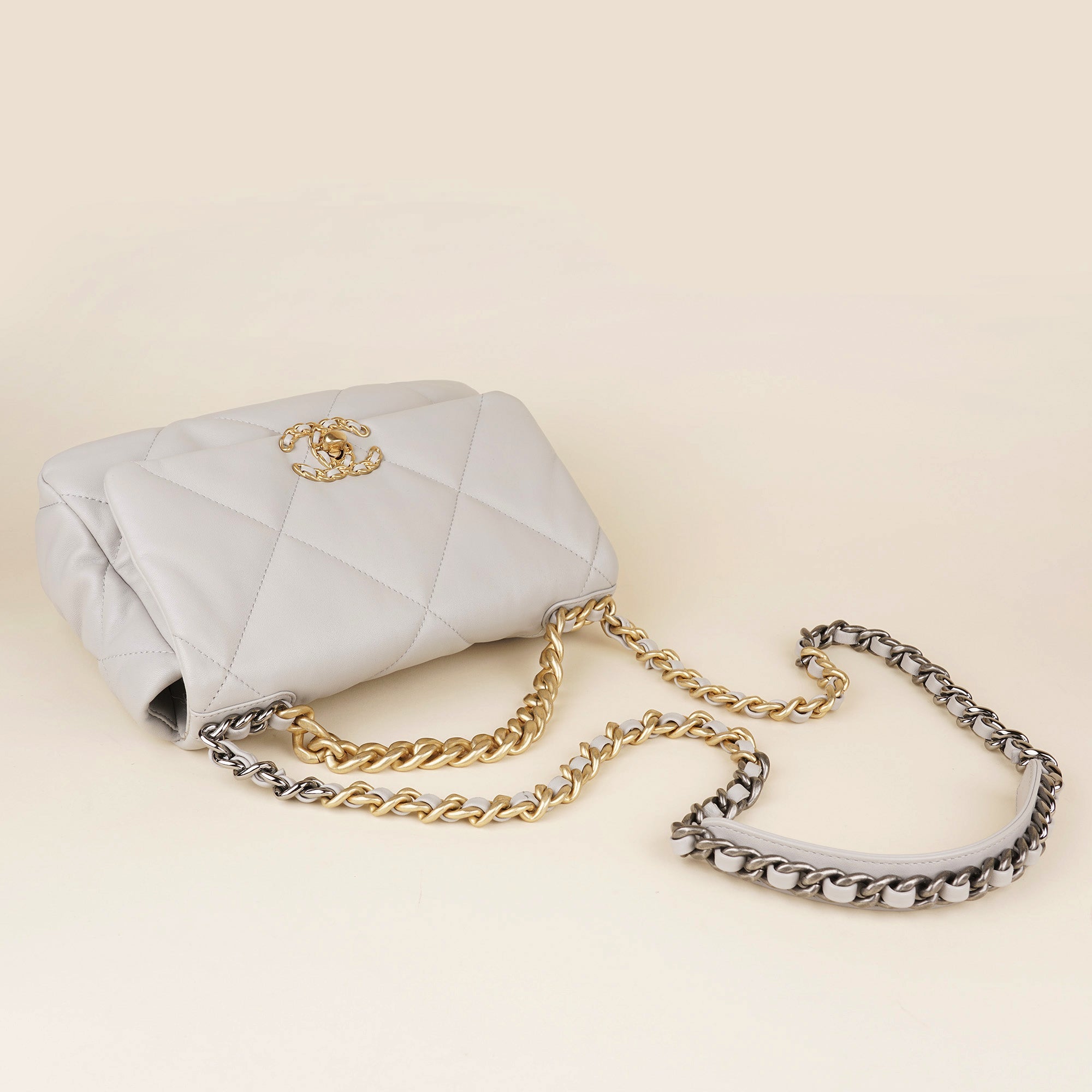 Small 19 Flap Bag - CHANEL - Affordable Luxury image