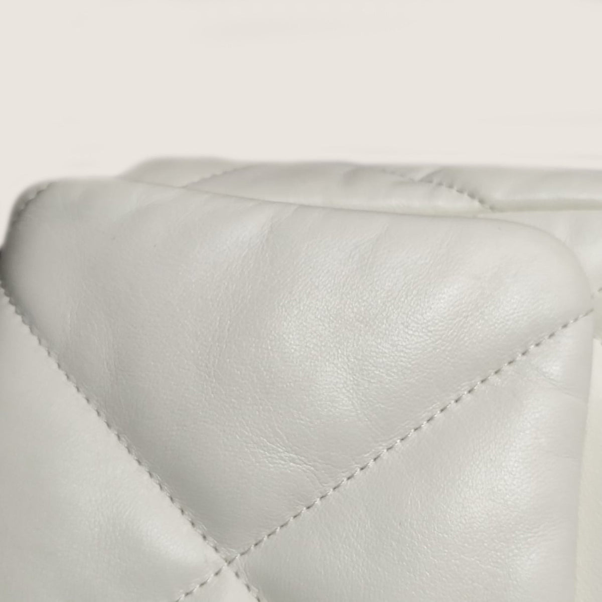 Small 19 Flap Bag - CHANEL - Affordable Luxury image