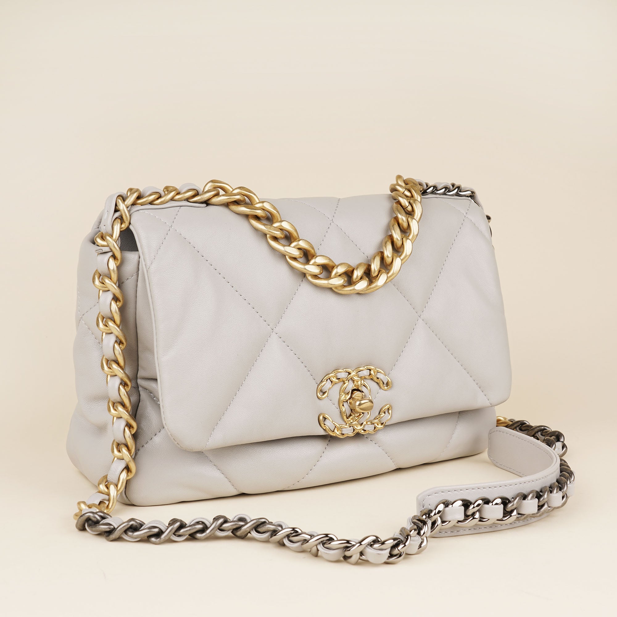 Small 19 Flap Bag - CHANEL - Affordable Luxury image