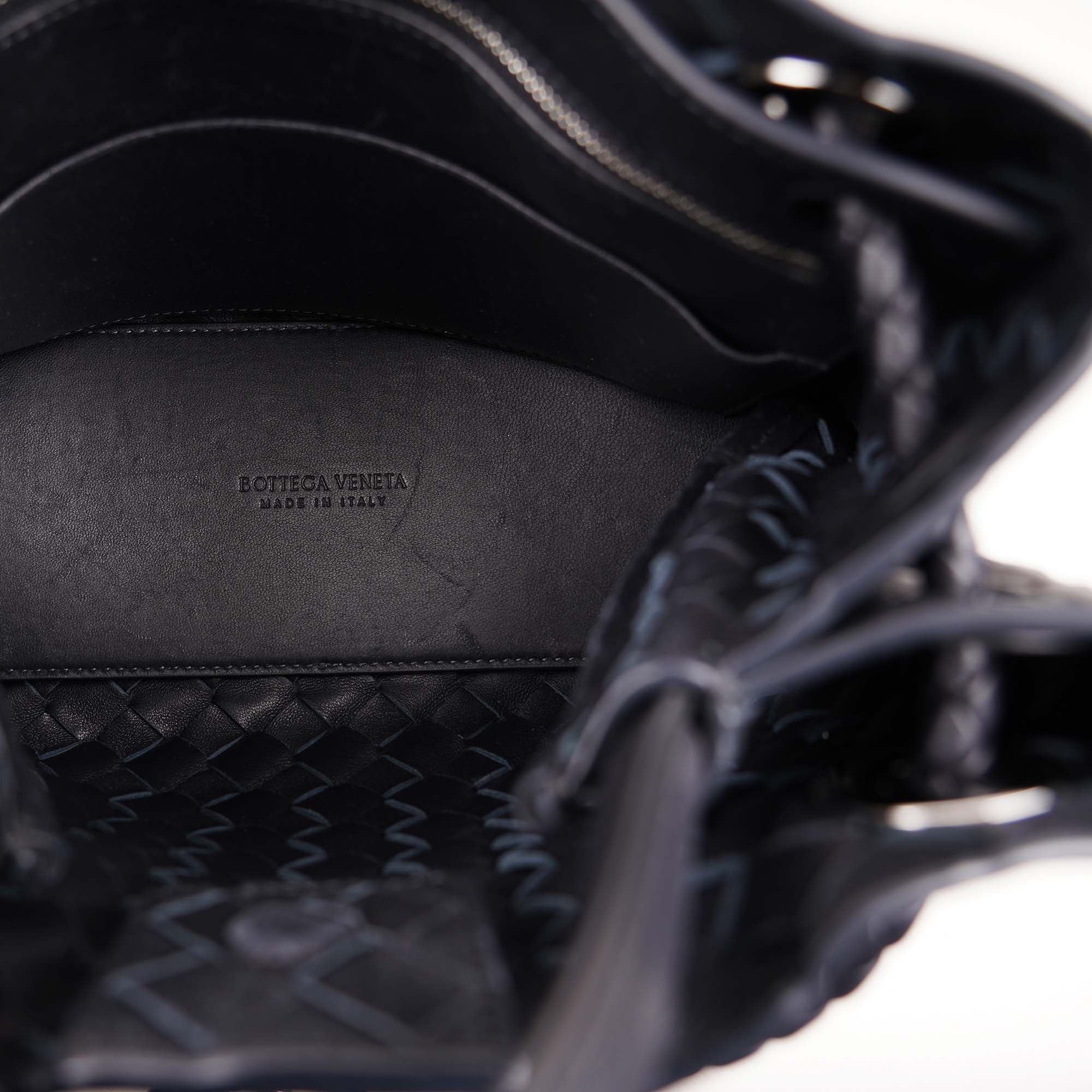 Small Andiamo Tote Bag - BOTTEGA VENETA - Affordable Luxury image