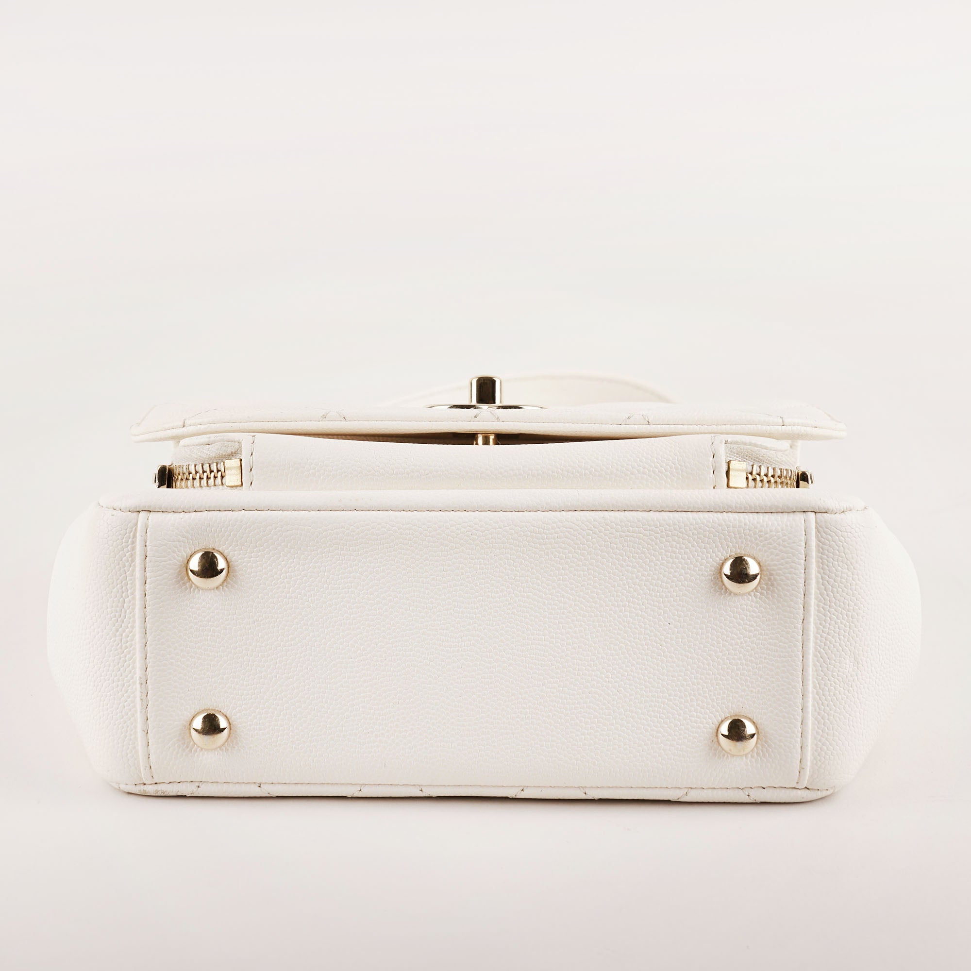 Small Business Affinity Flap Bag - CHANEL - Affordable Luxury image