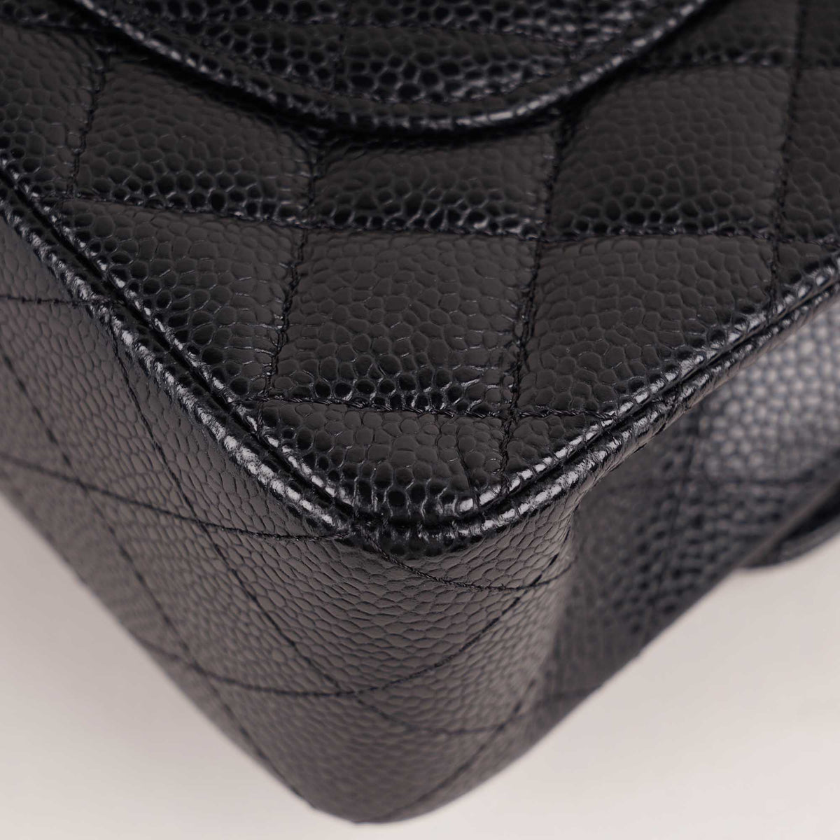 Small Classic Double Flap Bag 2022 - CHANEL - Affordable Luxury image