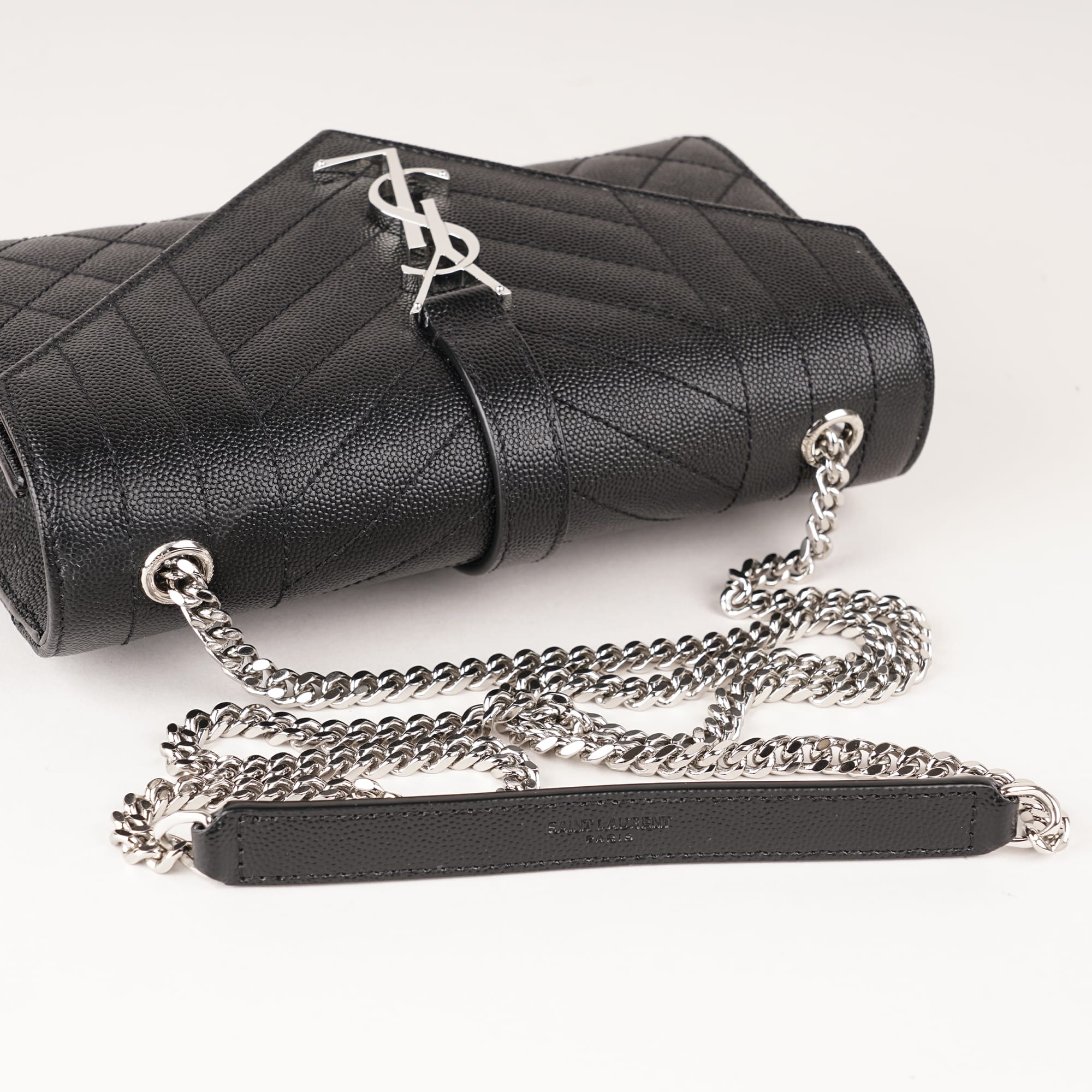 Small Envelope Shoulder Bag - SAINT LAURENT - Affordable Luxury image