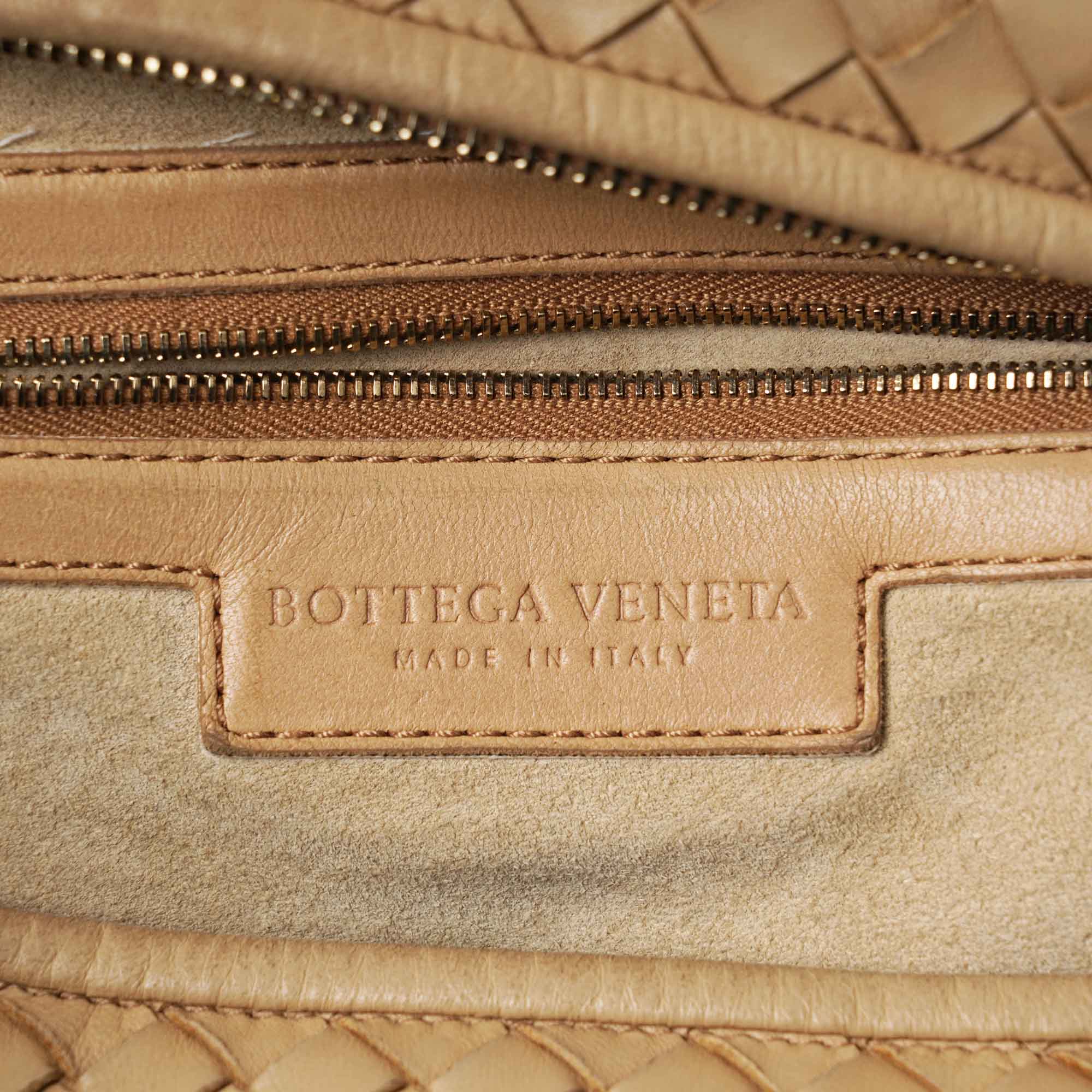 Small Intrecaccio Hobo Bag - BOTTEGA VENETA - Affordable Luxury image