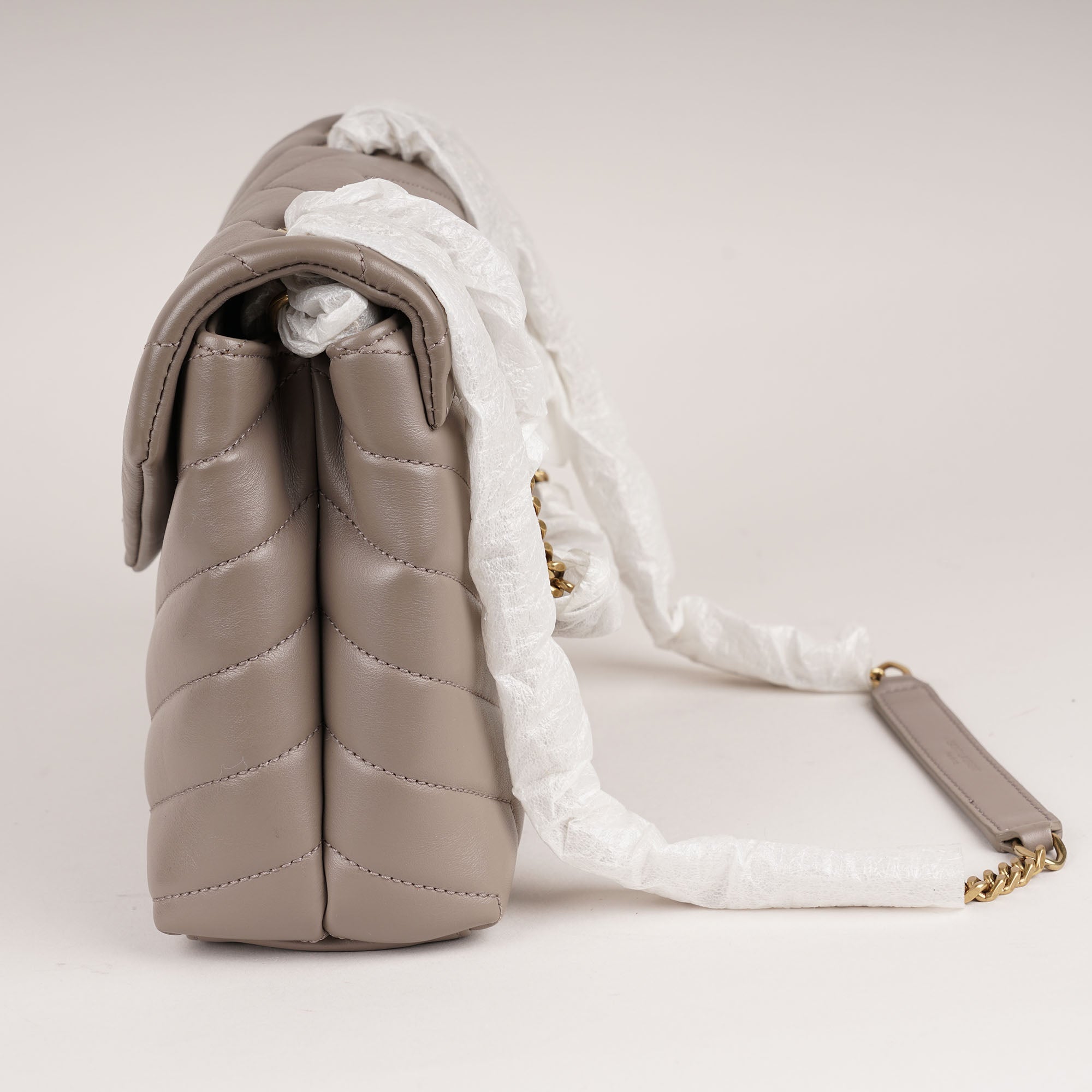 Small LouLou Shoulder Bag - SAINT LAURENT - Affordable Luxury image