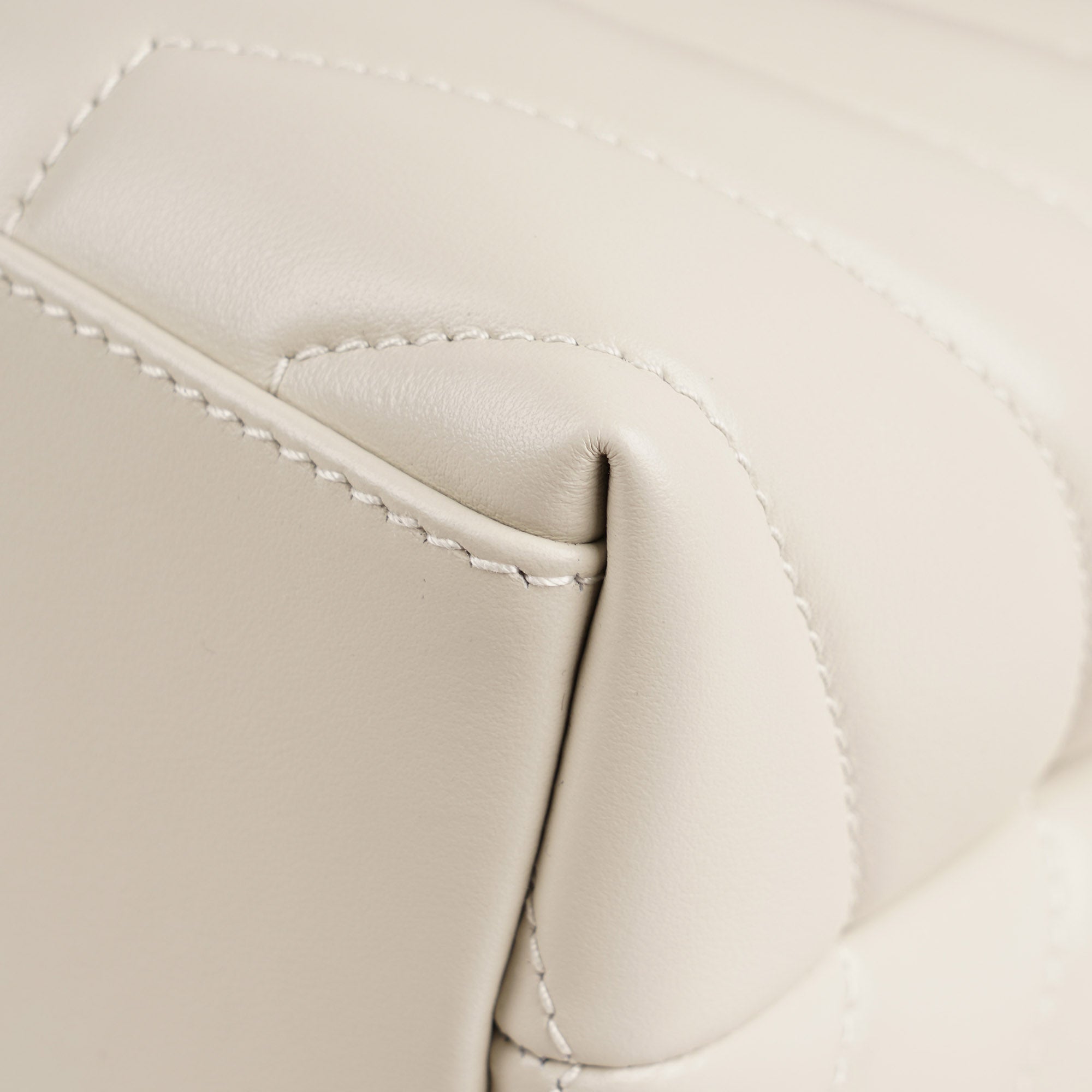 Small LouLou Shoulder Bag - SAINT LAURENT - Affordable Luxury image