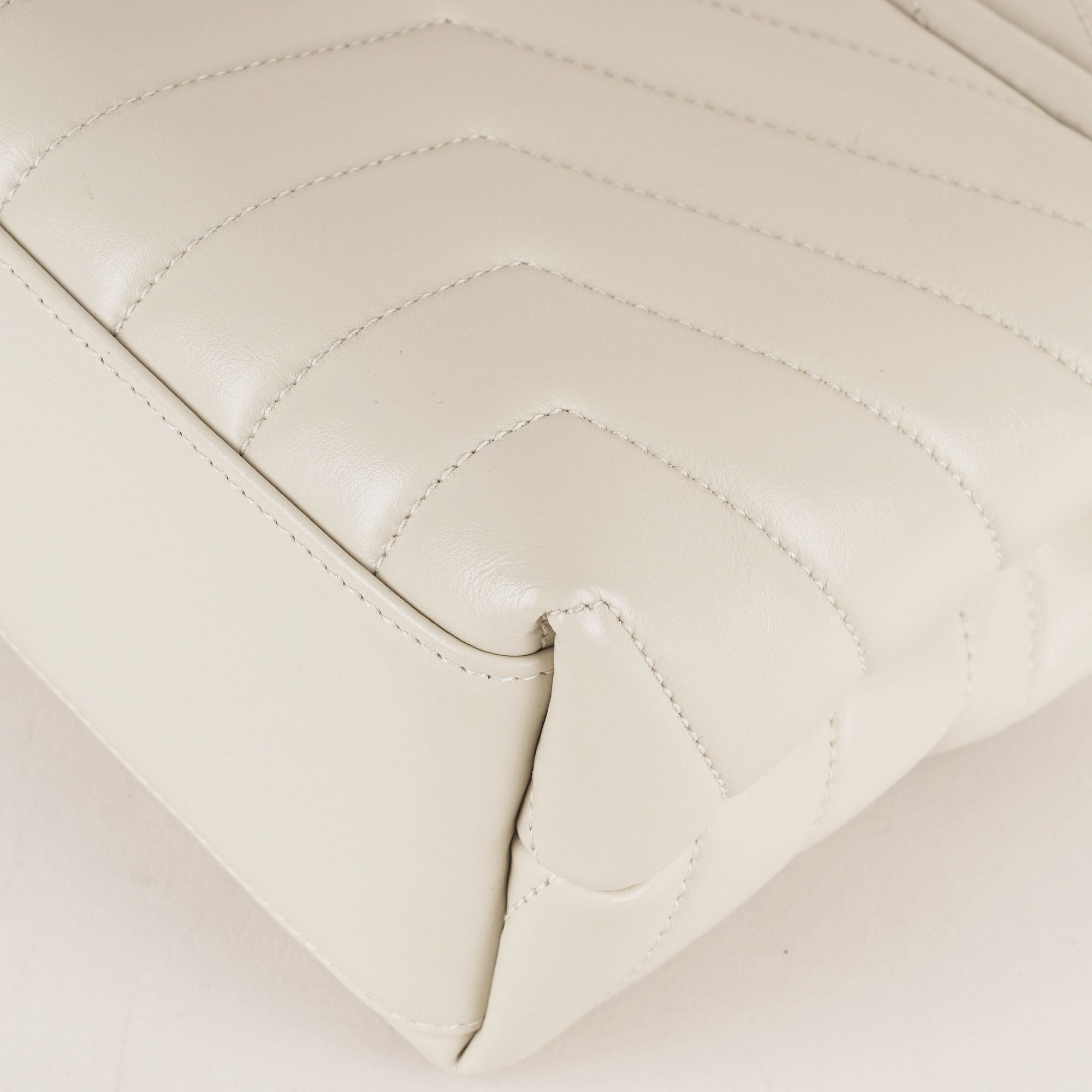 Small LouLou Shoulder Bag - SAINT LAURENT - Affordable Luxury image