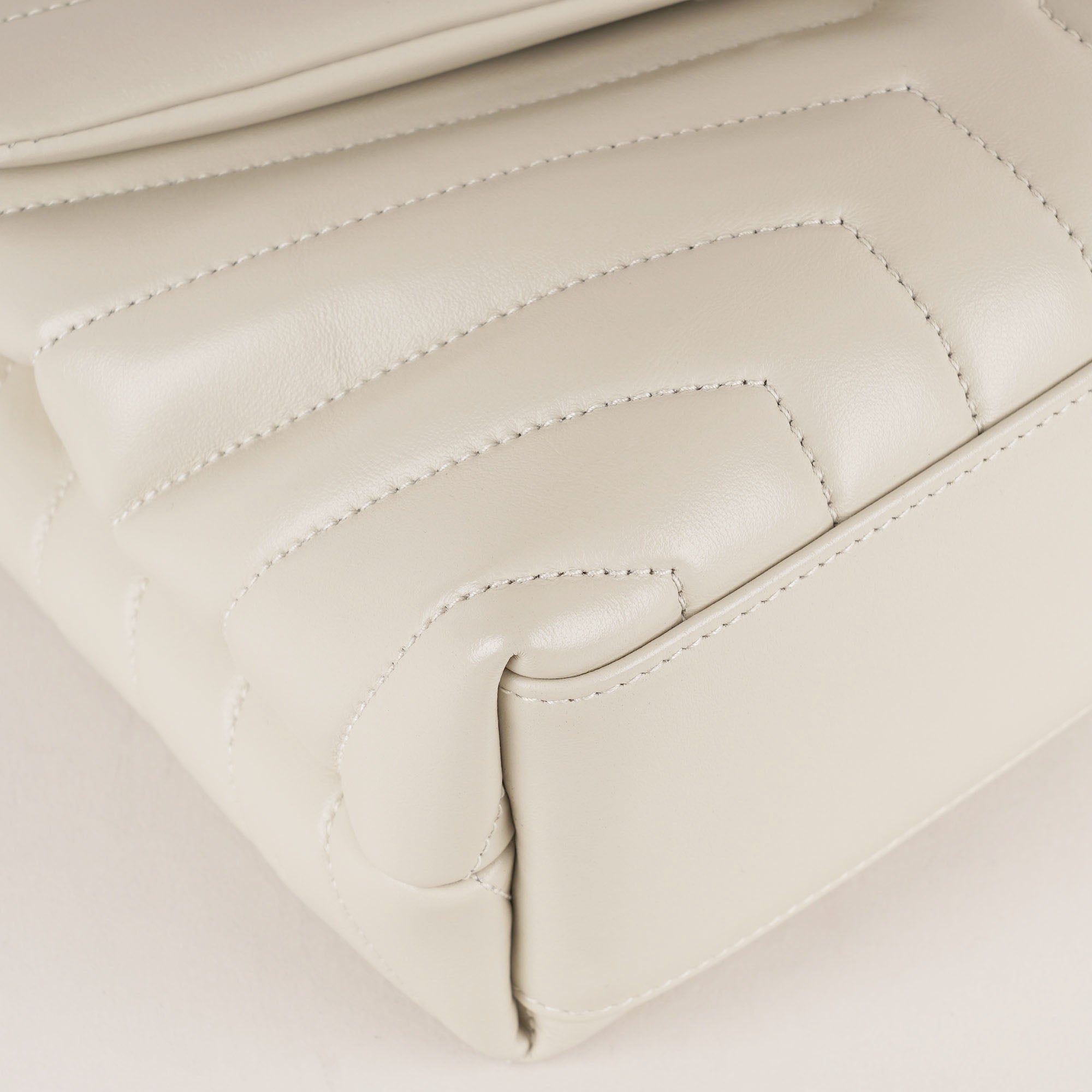 Small LouLou Shoulder Bag - SAINT LAURENT - Affordable Luxury image