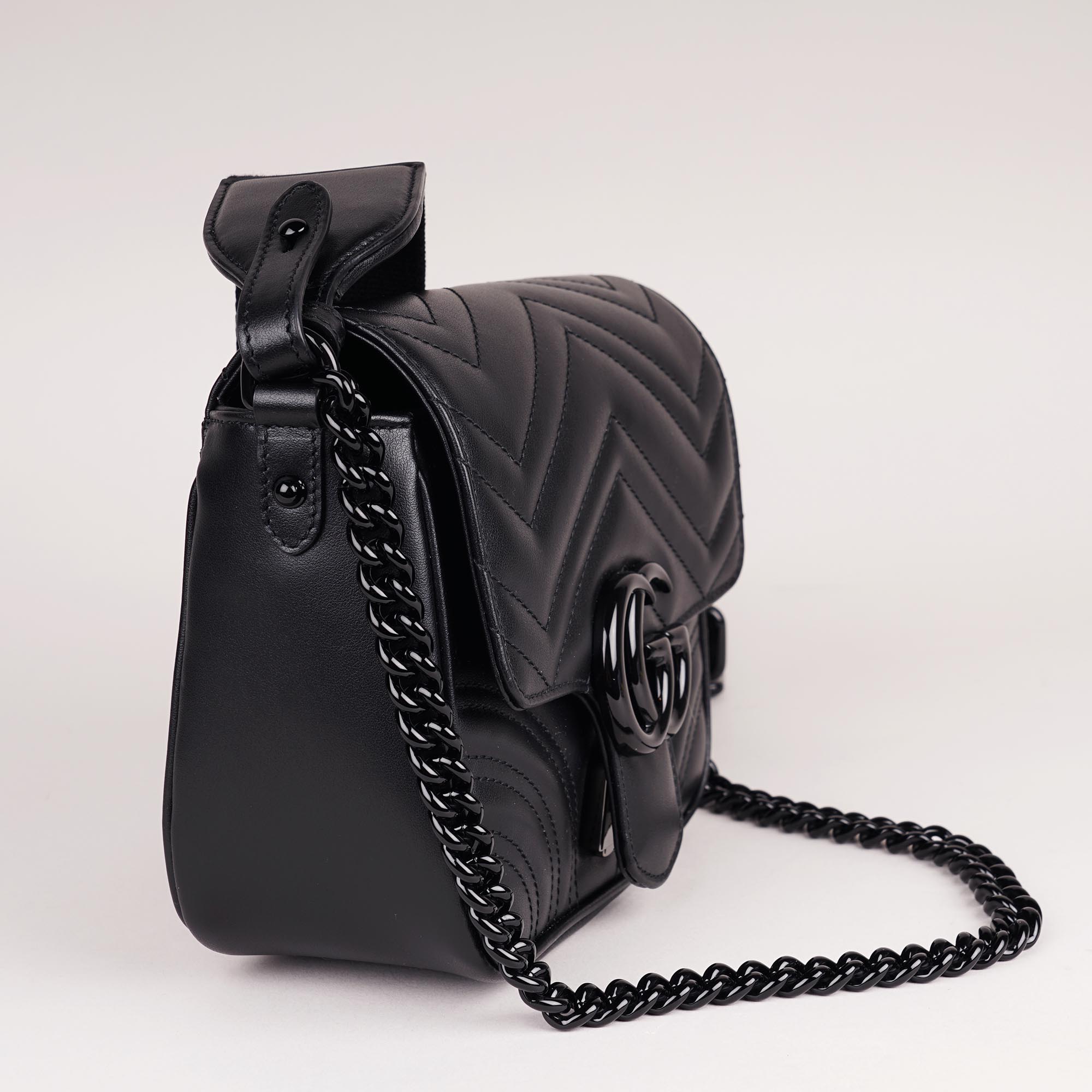 Small Marmont Shoulder Bag - GUCCI - Affordable Luxury image