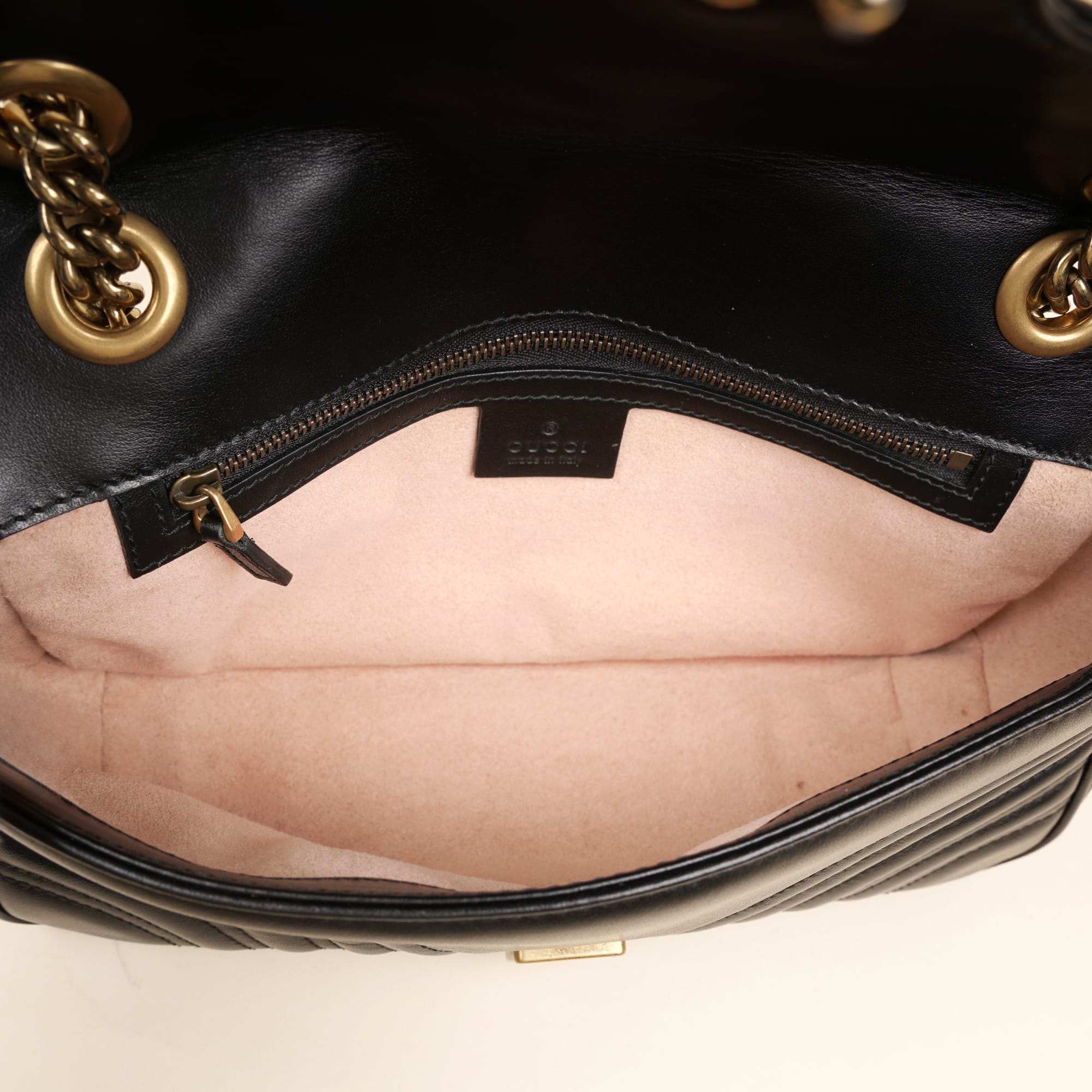 Small Marmont Shoulder Bag - GUCCI - Affordable Luxury image