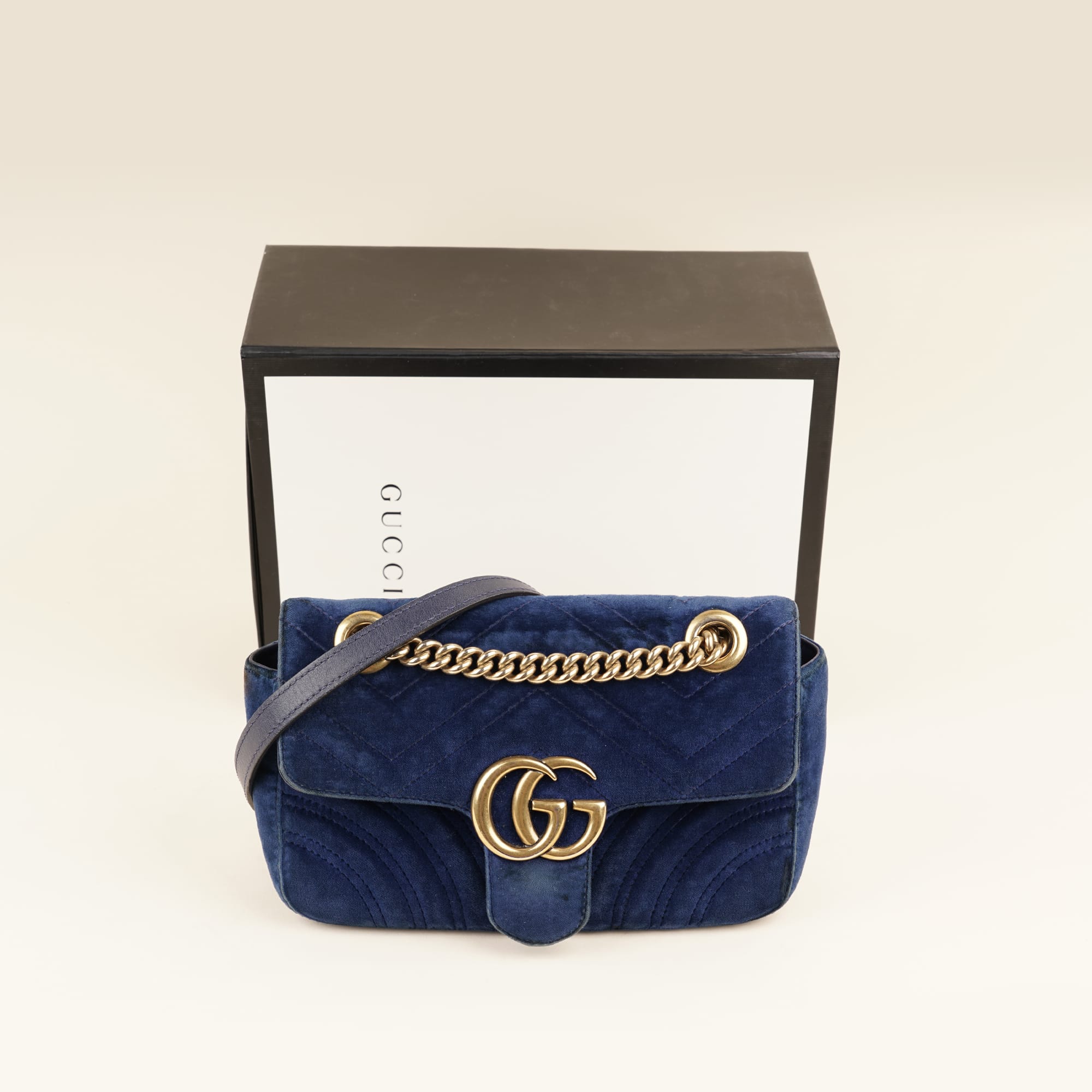 Small Marmont Shoulder Bag - GUCCI - Affordable Luxury image