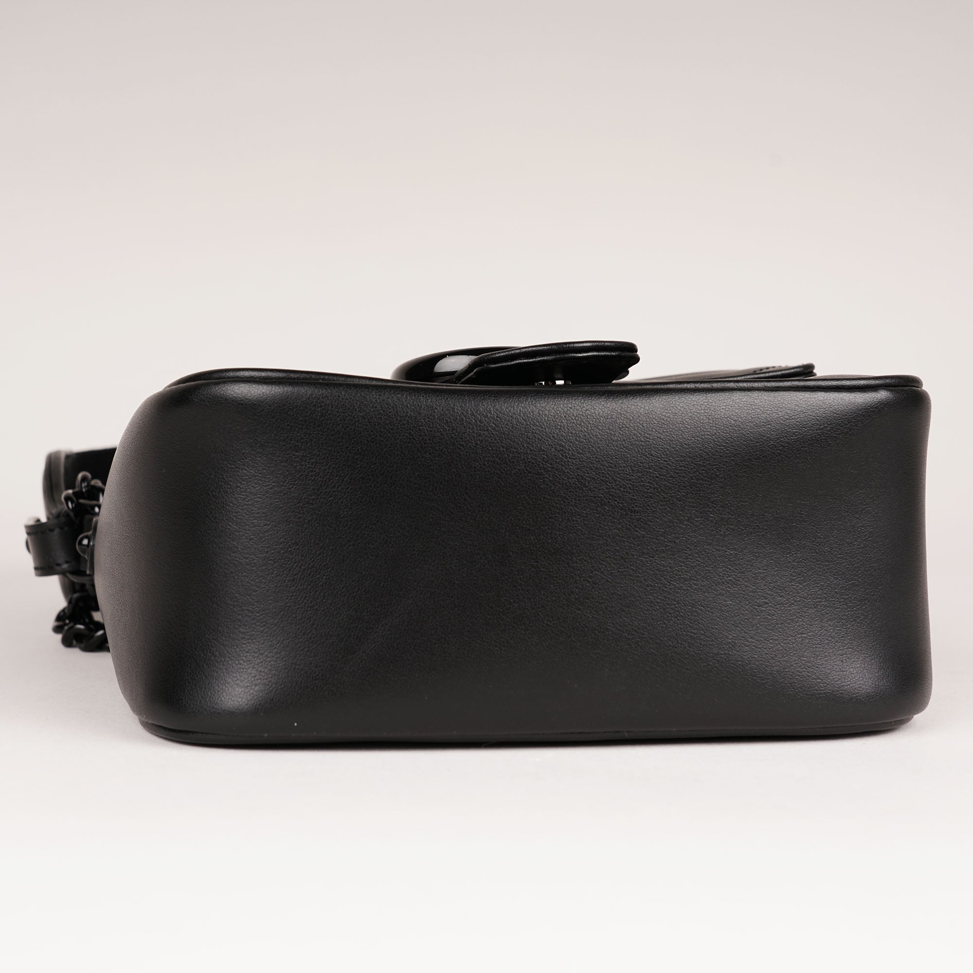 Small Marmont Shoulder Bag - GUCCI - Affordable Luxury image