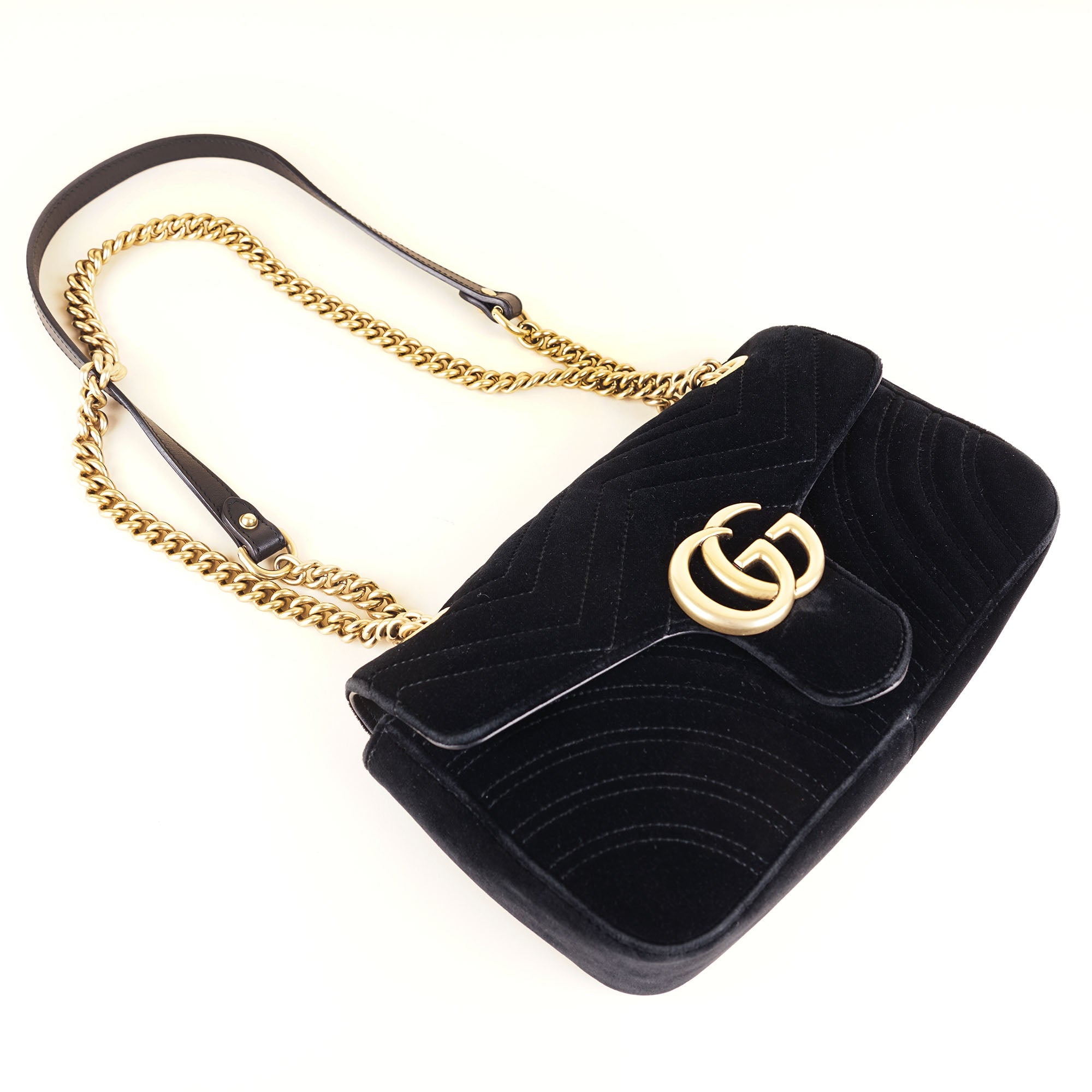 Small Marmont Shoulder Bag - GUCCI - Affordable Luxury image