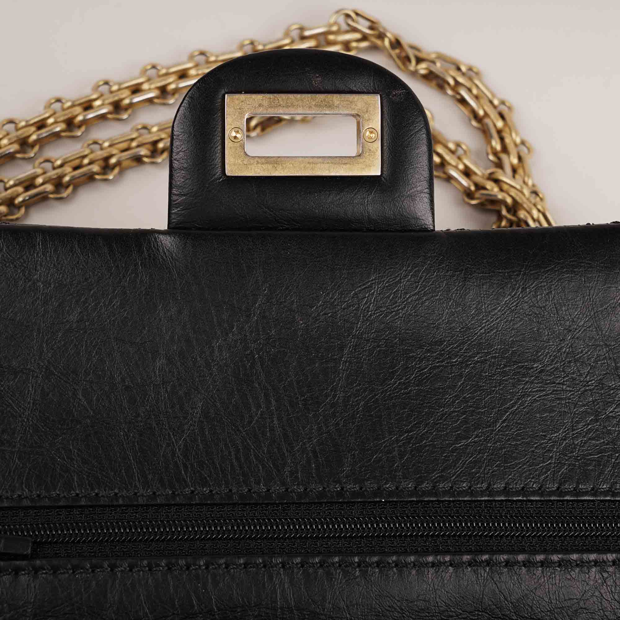 Small Reissue 2.55 Shoulder Bag - CHANEL - Affordable Luxury image